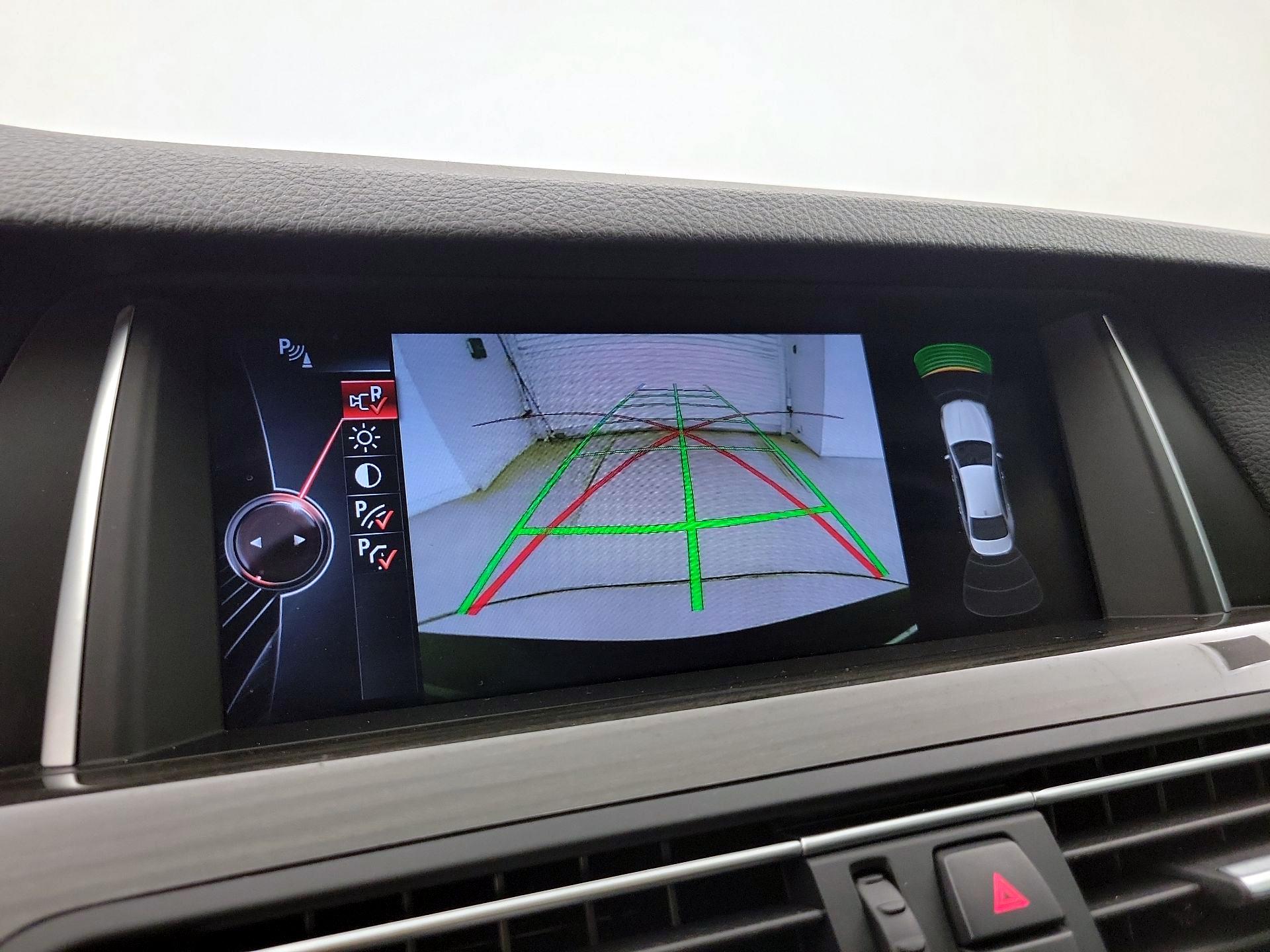 Thumbnail: 2015 BMW 5 Series - 15