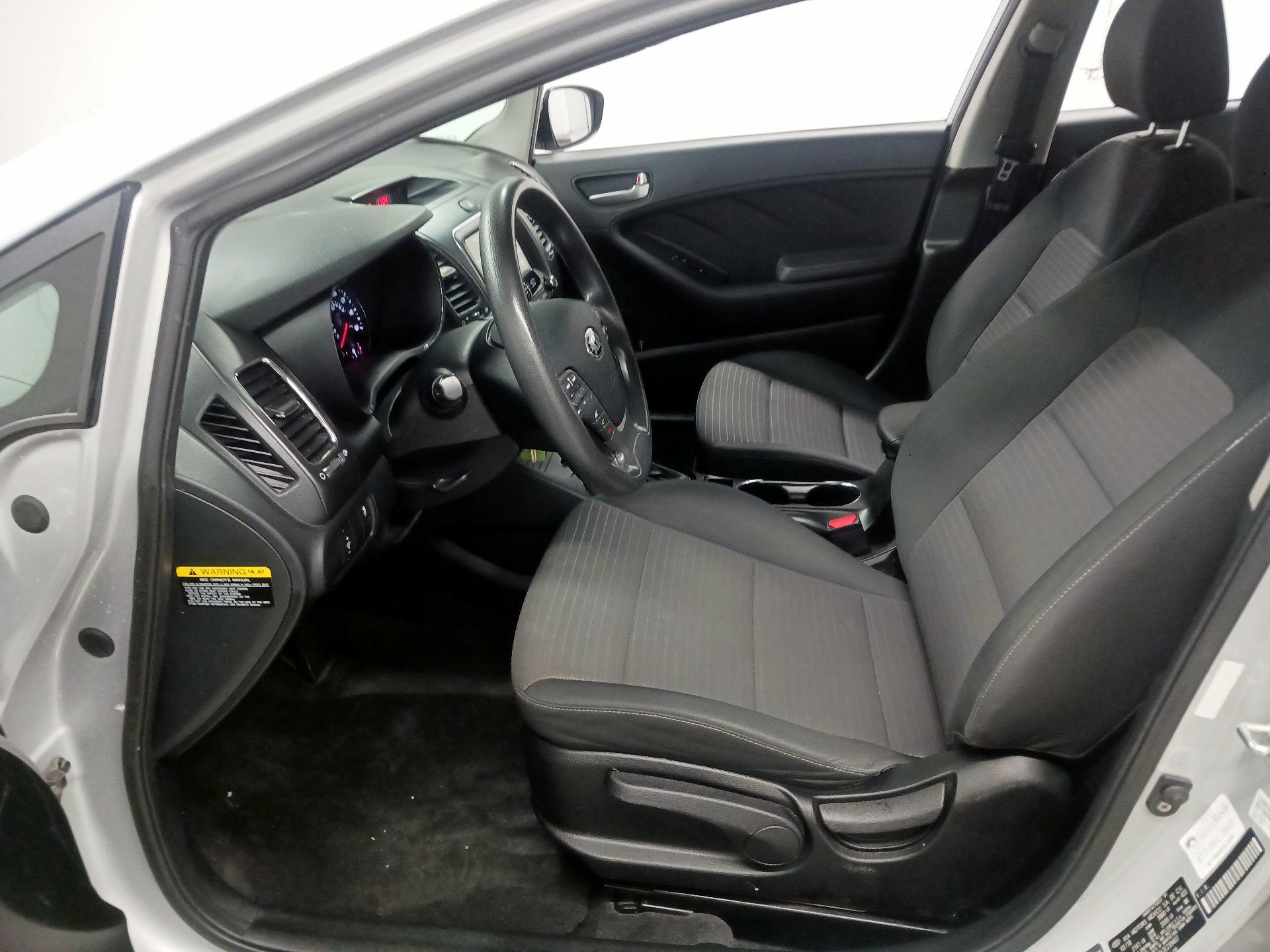 Thumbnail: 2018 Kia Forte - 11
