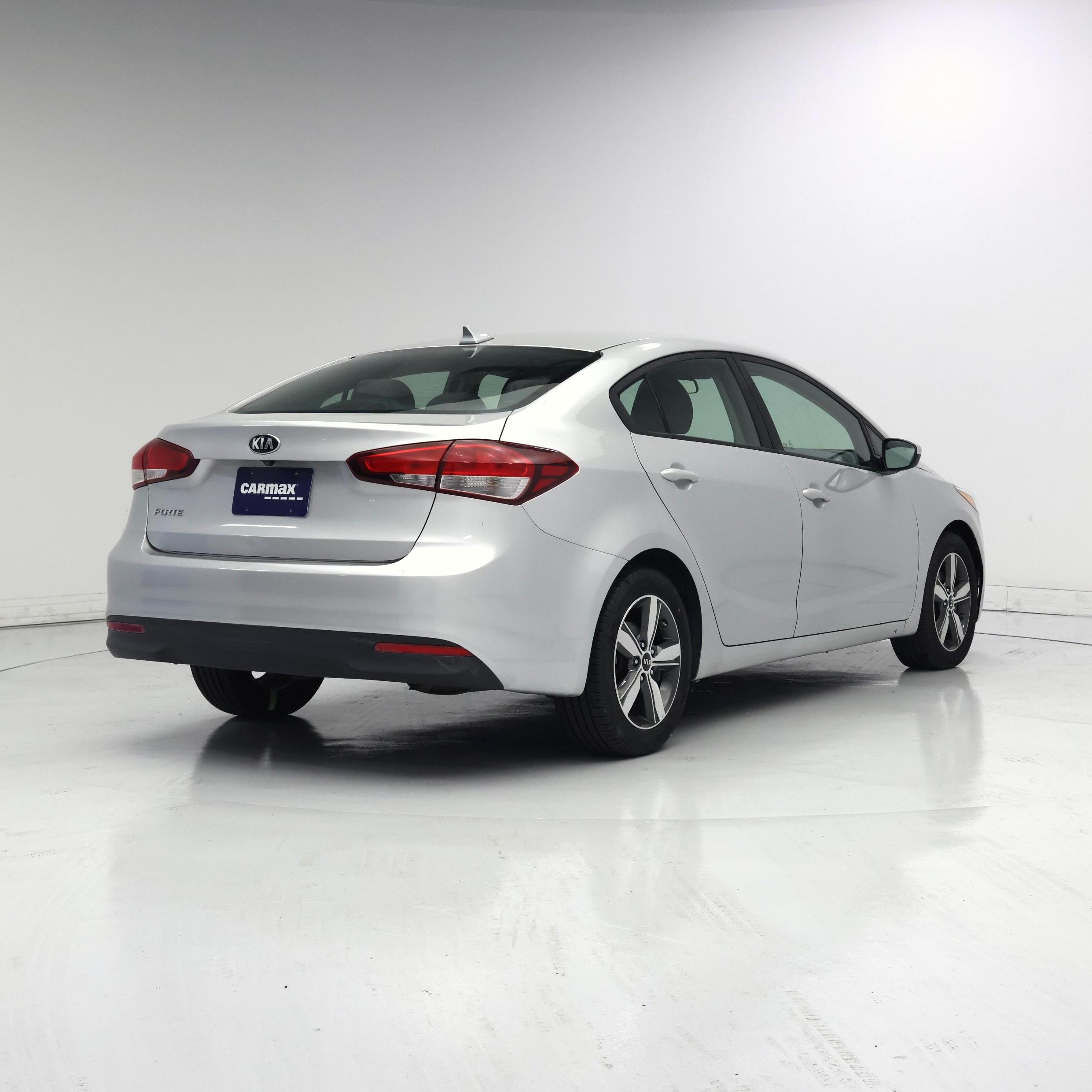 Thumbnail: 2018 Kia Forte - 8