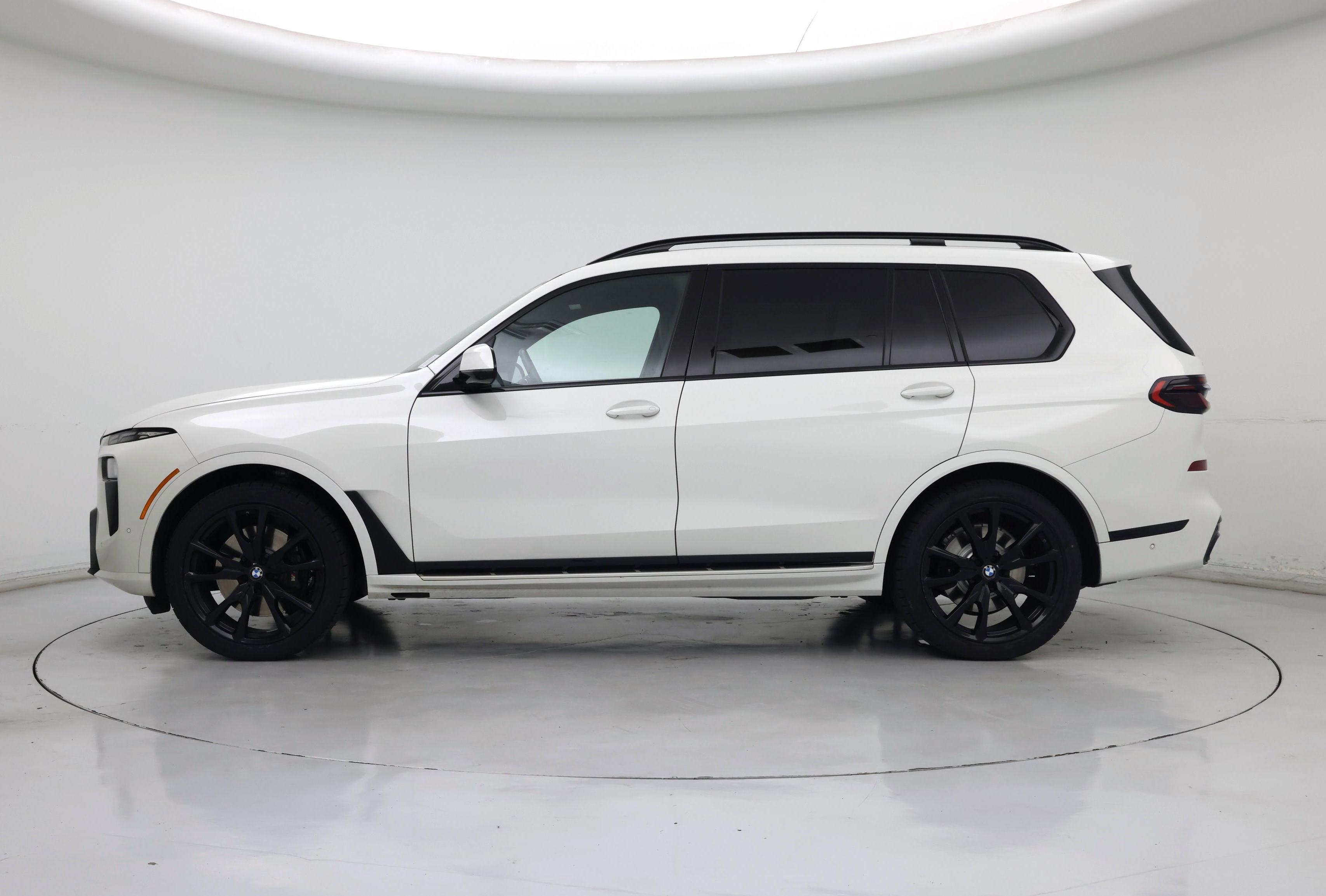 Thumbnail: 2023 BMW X7 - 3