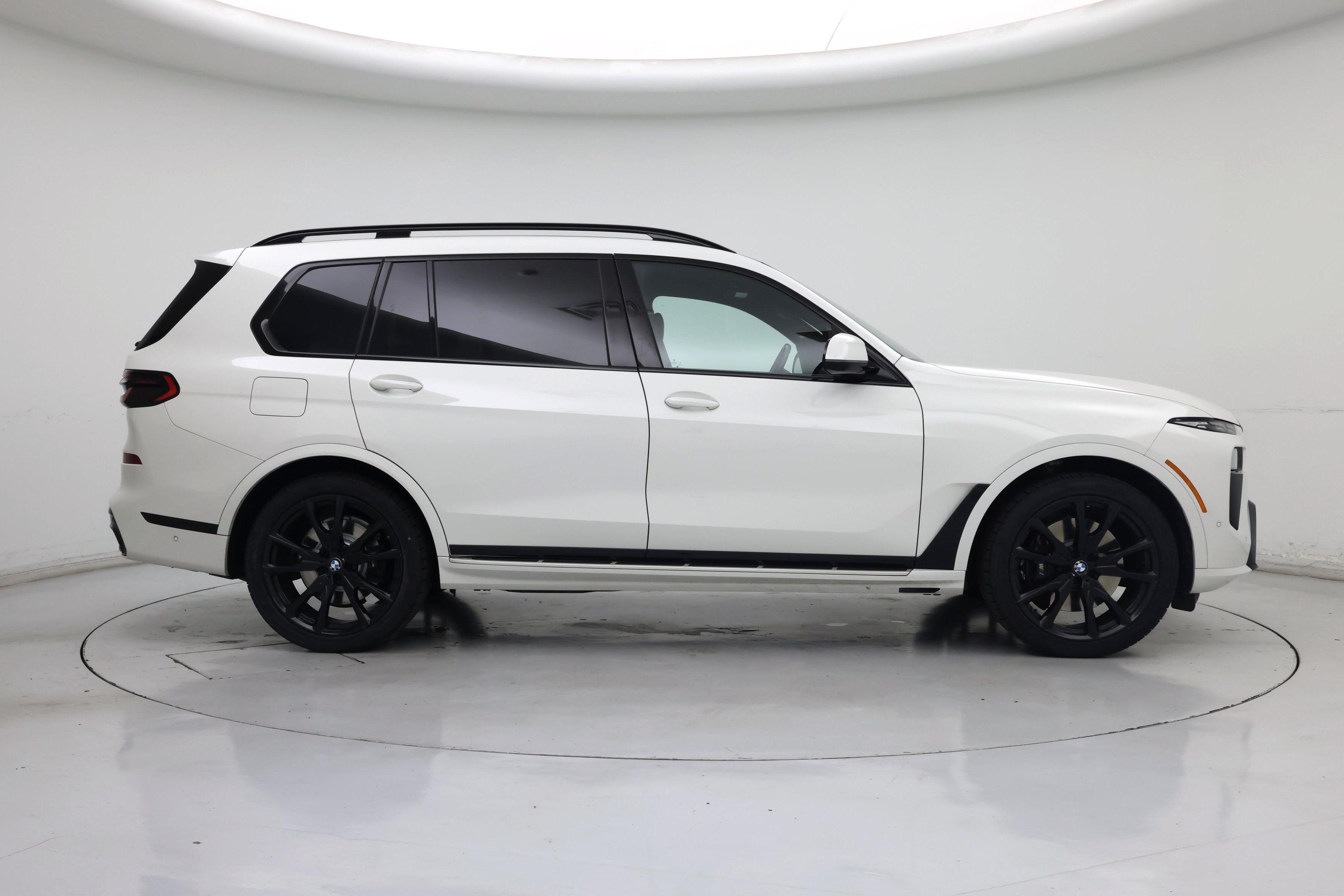 Thumbnail: 2023 BMW X7 - 7