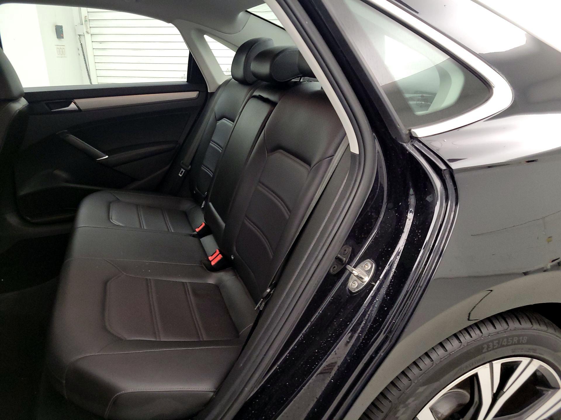 Thumbnail: 2021 Volkswagen Passat - 20