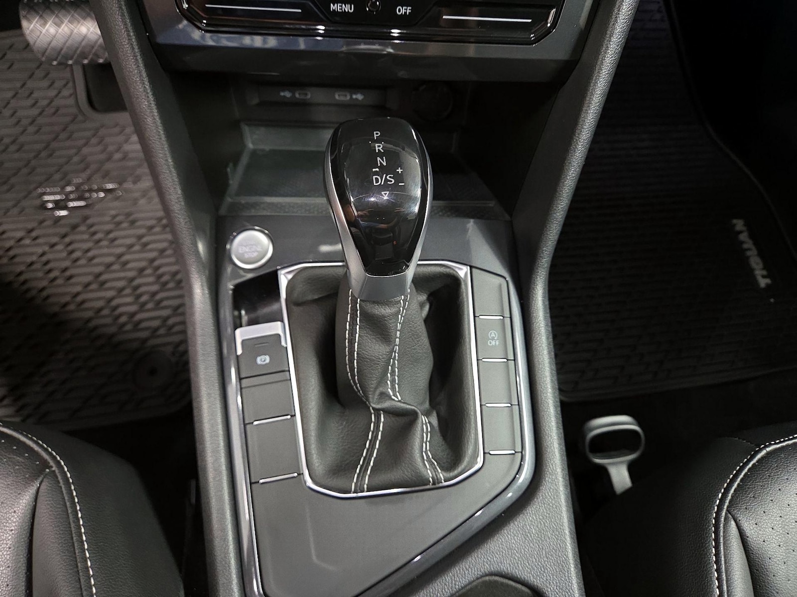 2023 Volkswagen Tiguan SE - Photo 18