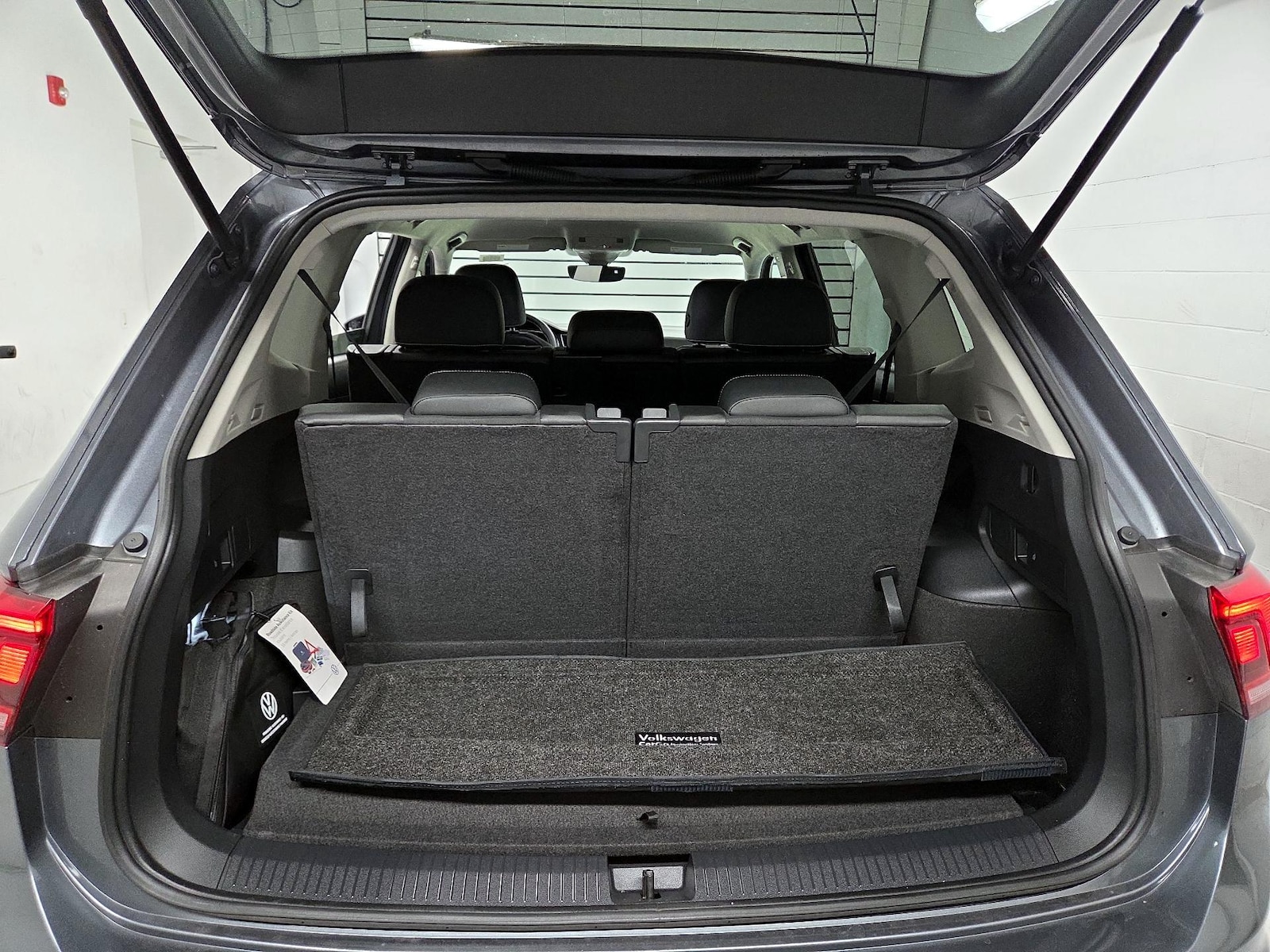 2023 Volkswagen Tiguan SE - Photo 22