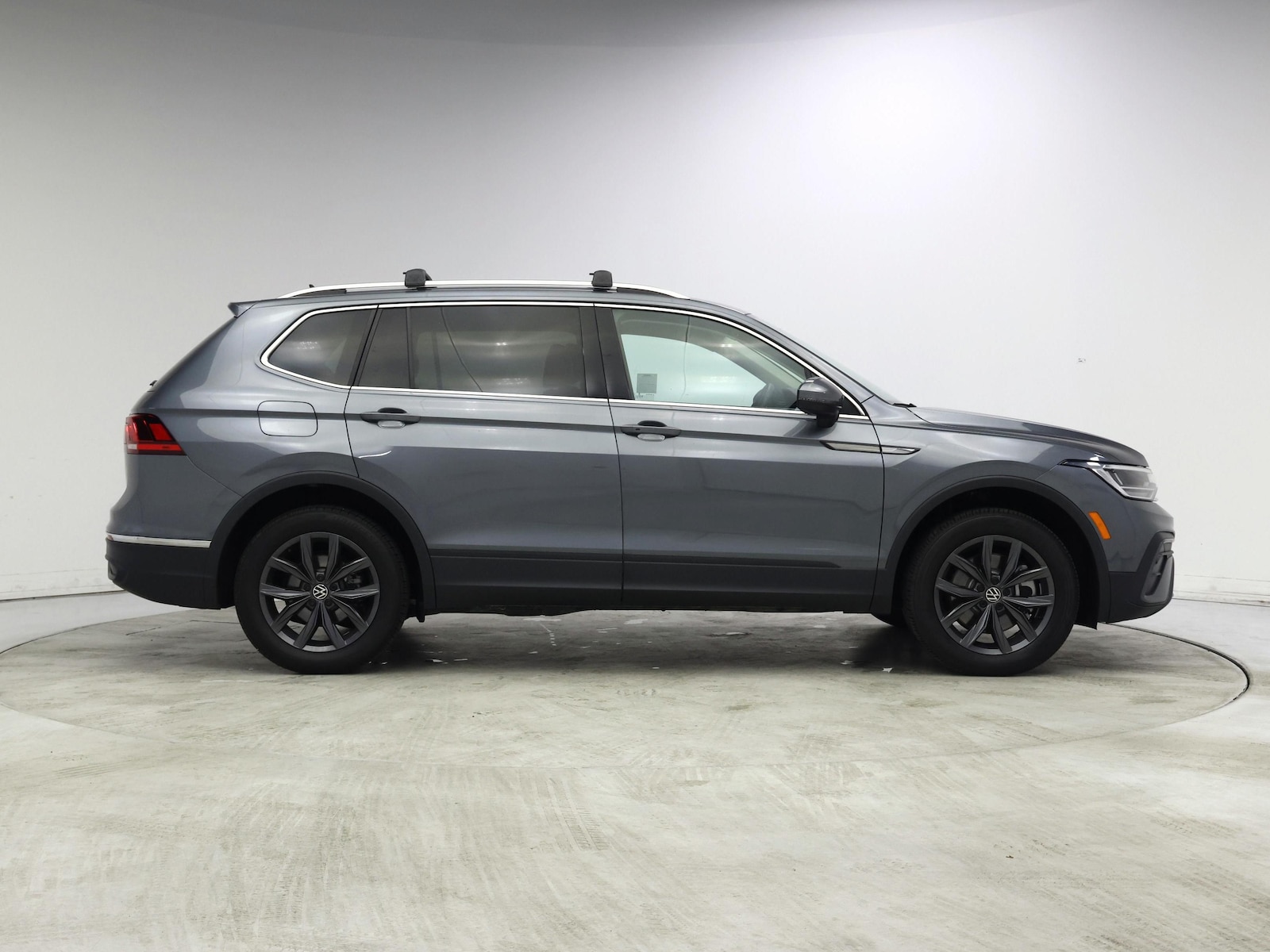 2023 Volkswagen Tiguan SE - Photo 8