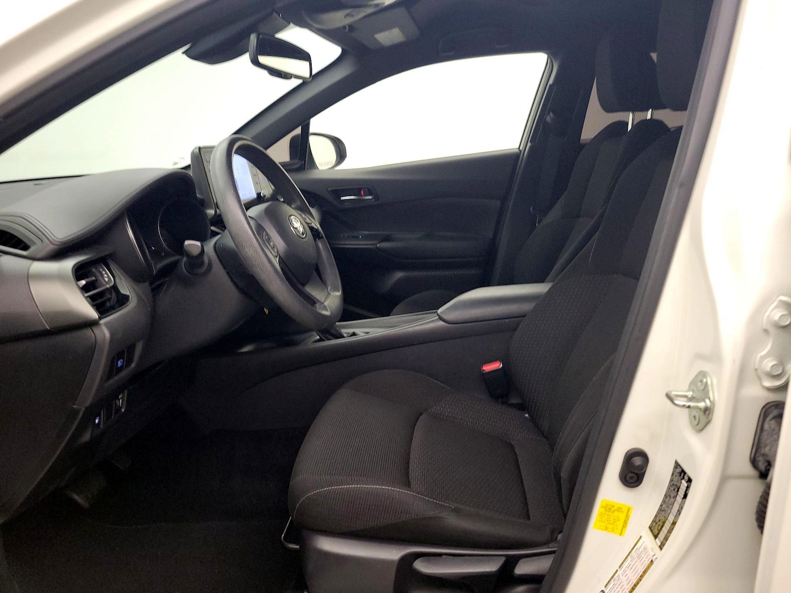 2019 Toyota C-HR LE - Photo 12