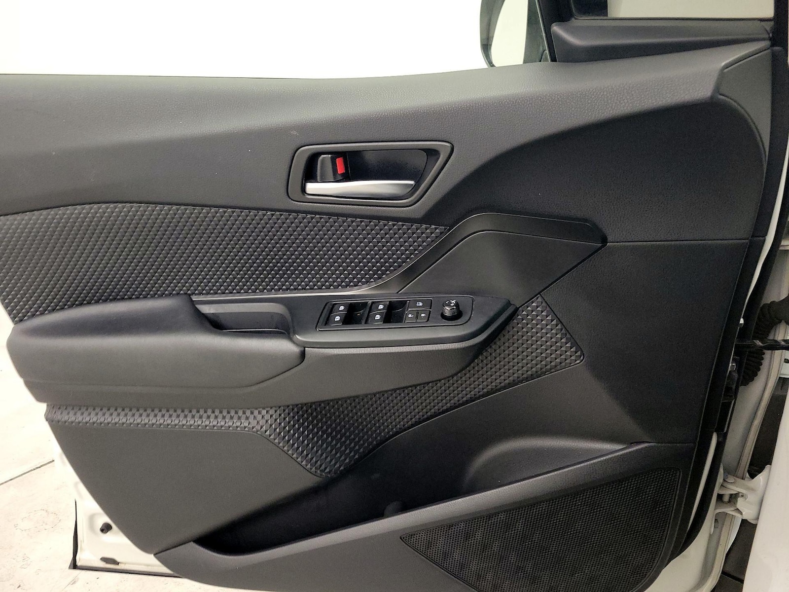 2019 Toyota C-HR LE - Photo 13