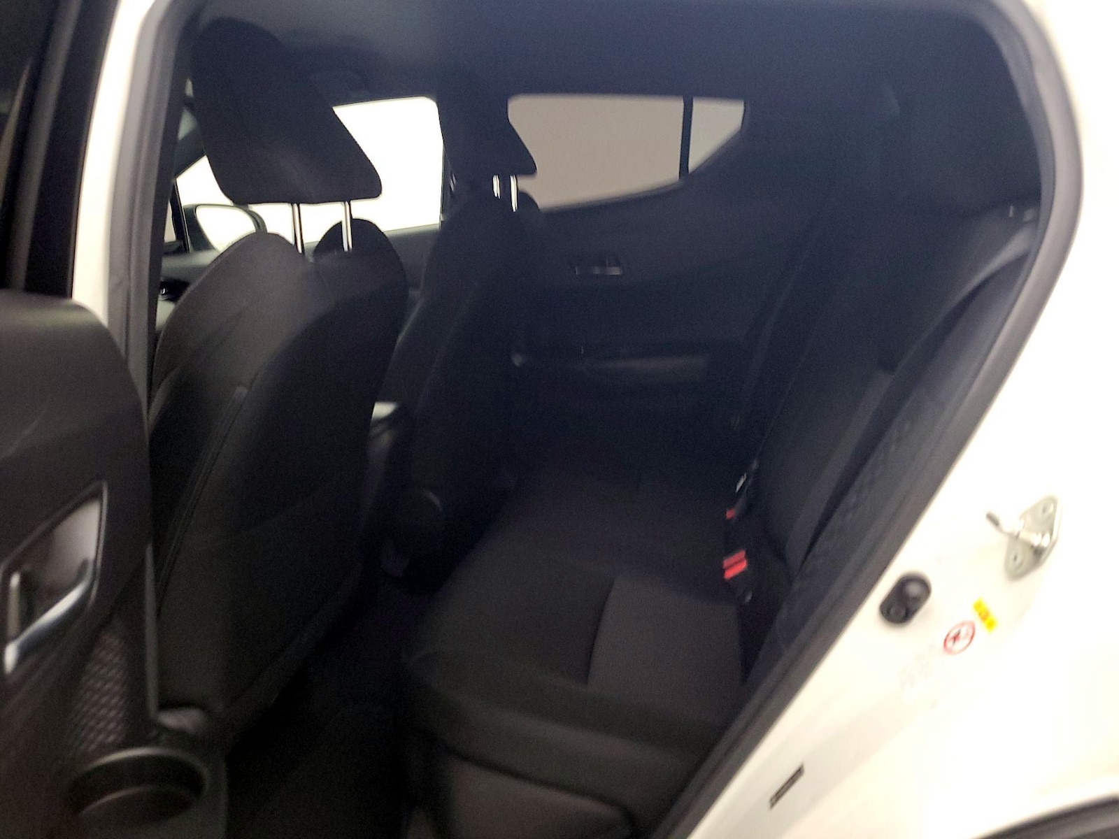 2019 Toyota C-HR LE - Photo 20