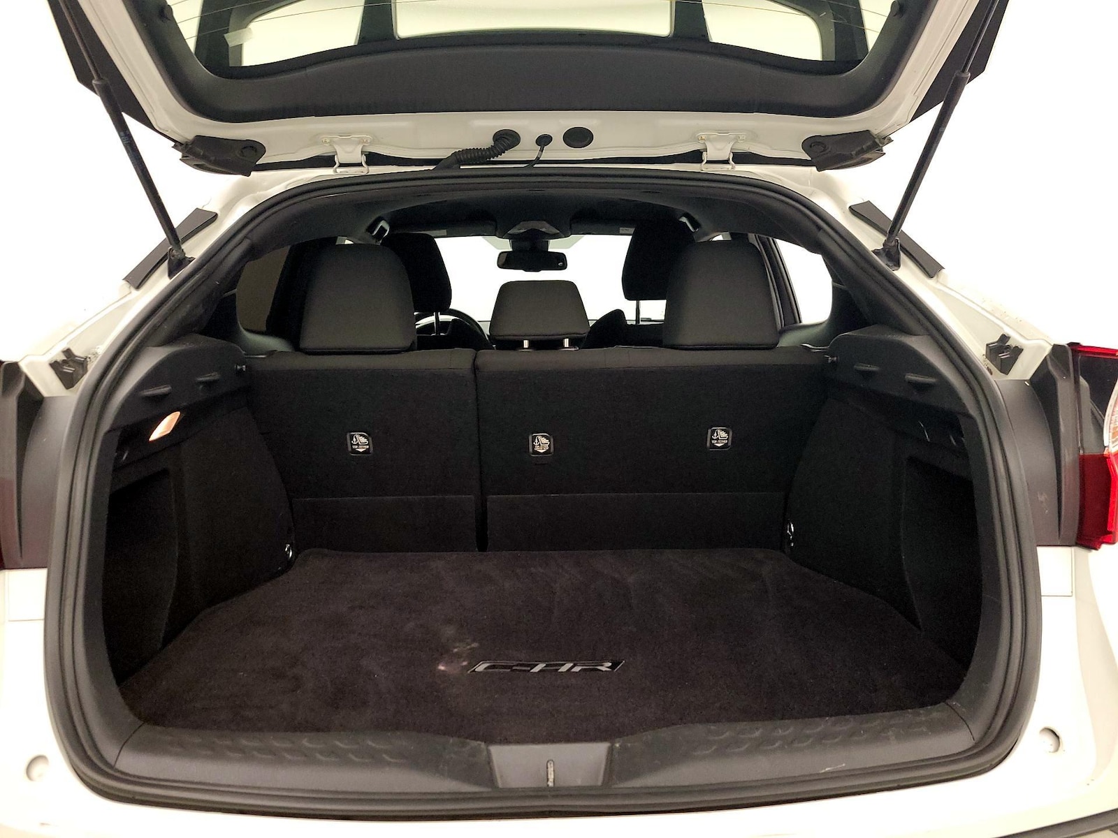 2019 Toyota C-HR LE - Photo 21