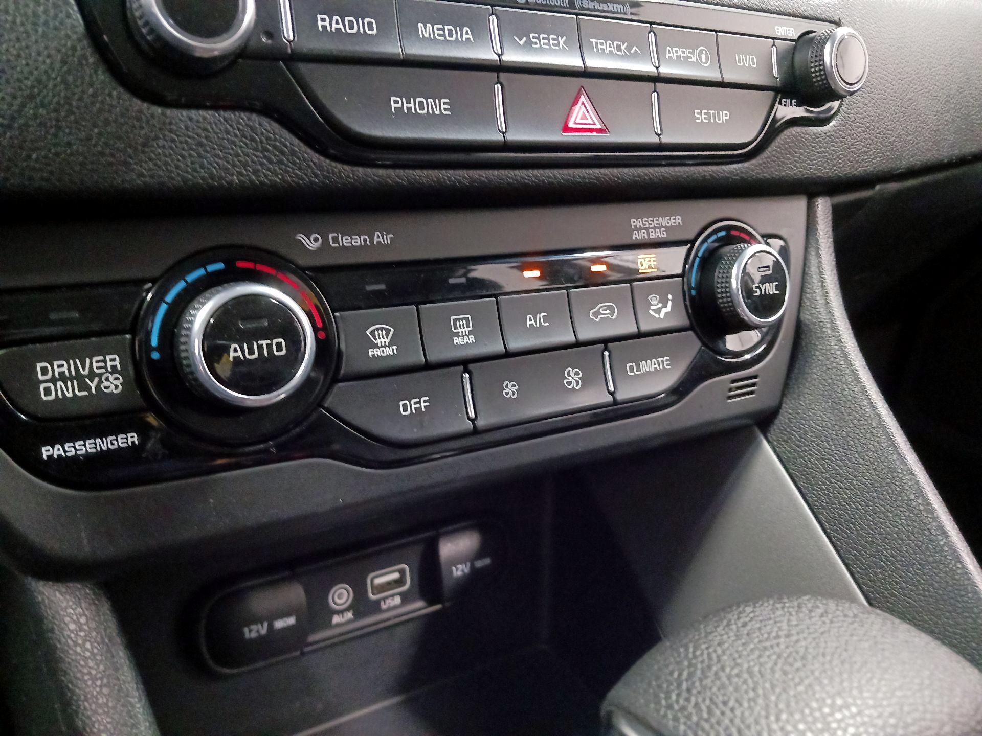 Thumbnail: 2018 Kia Niro - 15