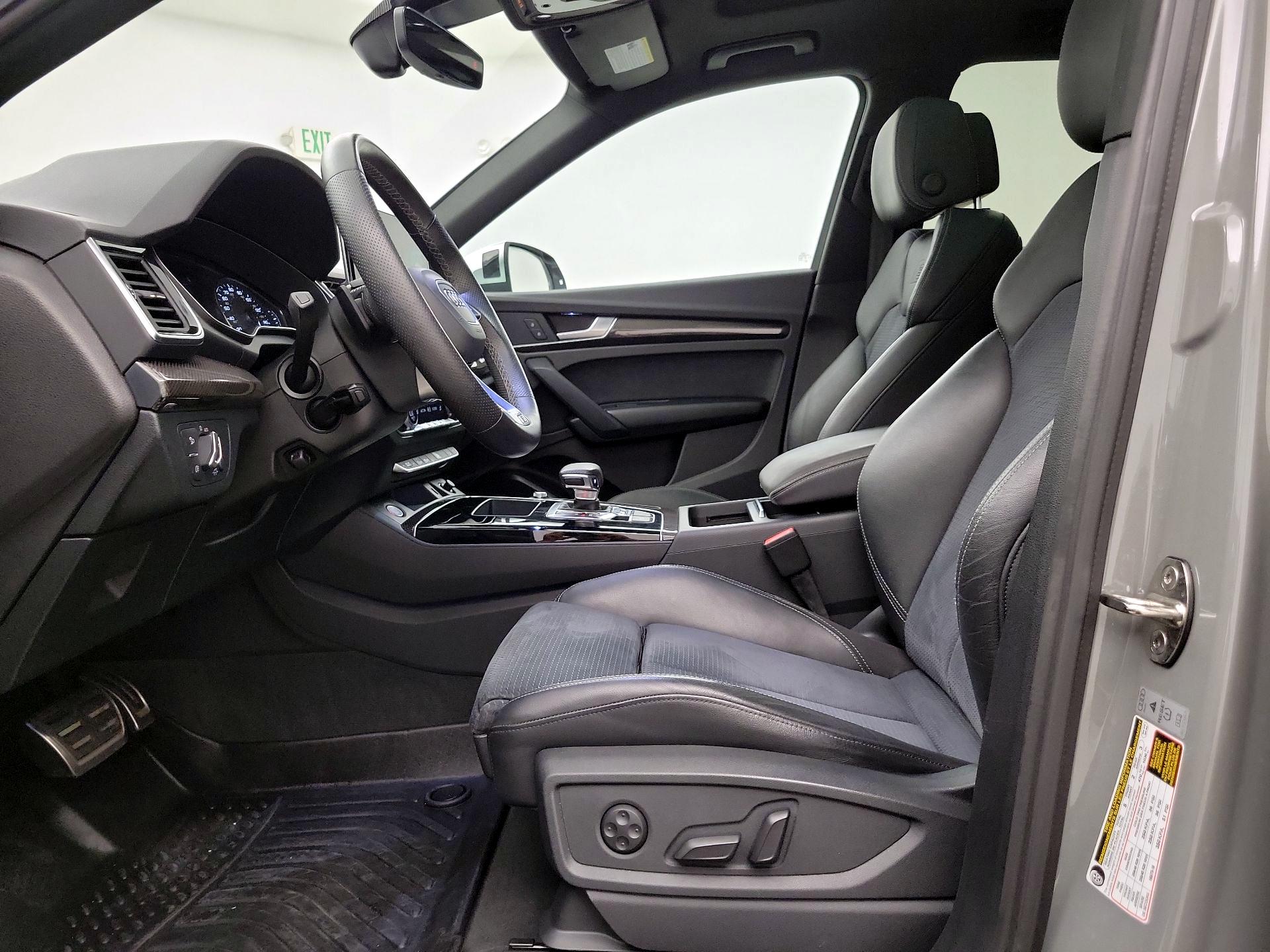 Thumbnail: 2022 Audi SQ5 - 11