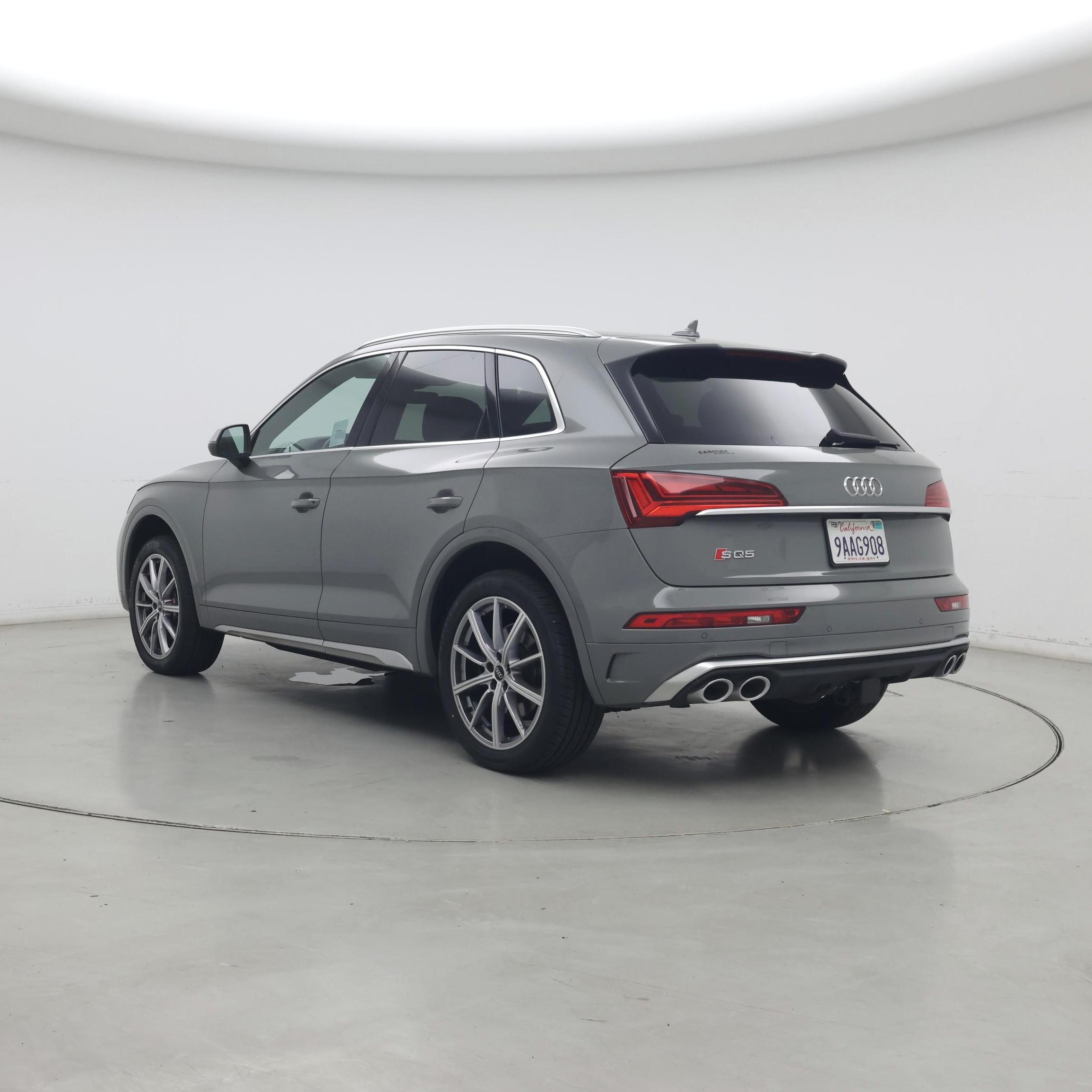 Thumbnail: 2022 Audi SQ5 - 2