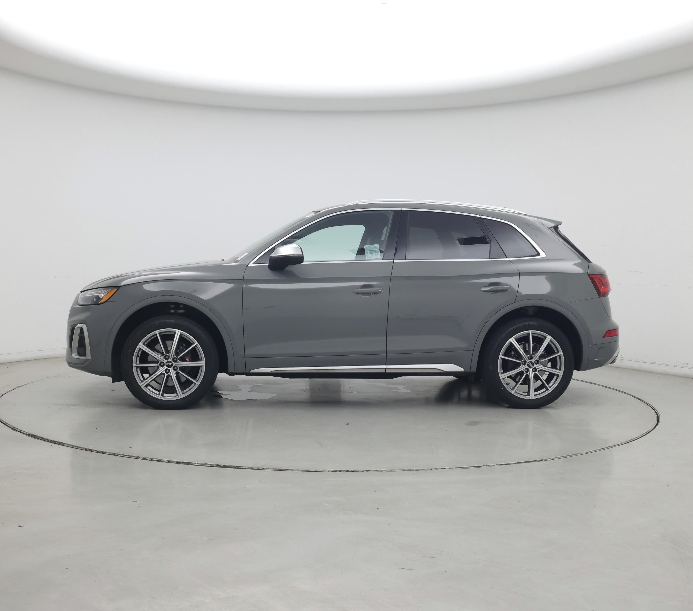 Thumbnail: 2022 Audi SQ5 - 3