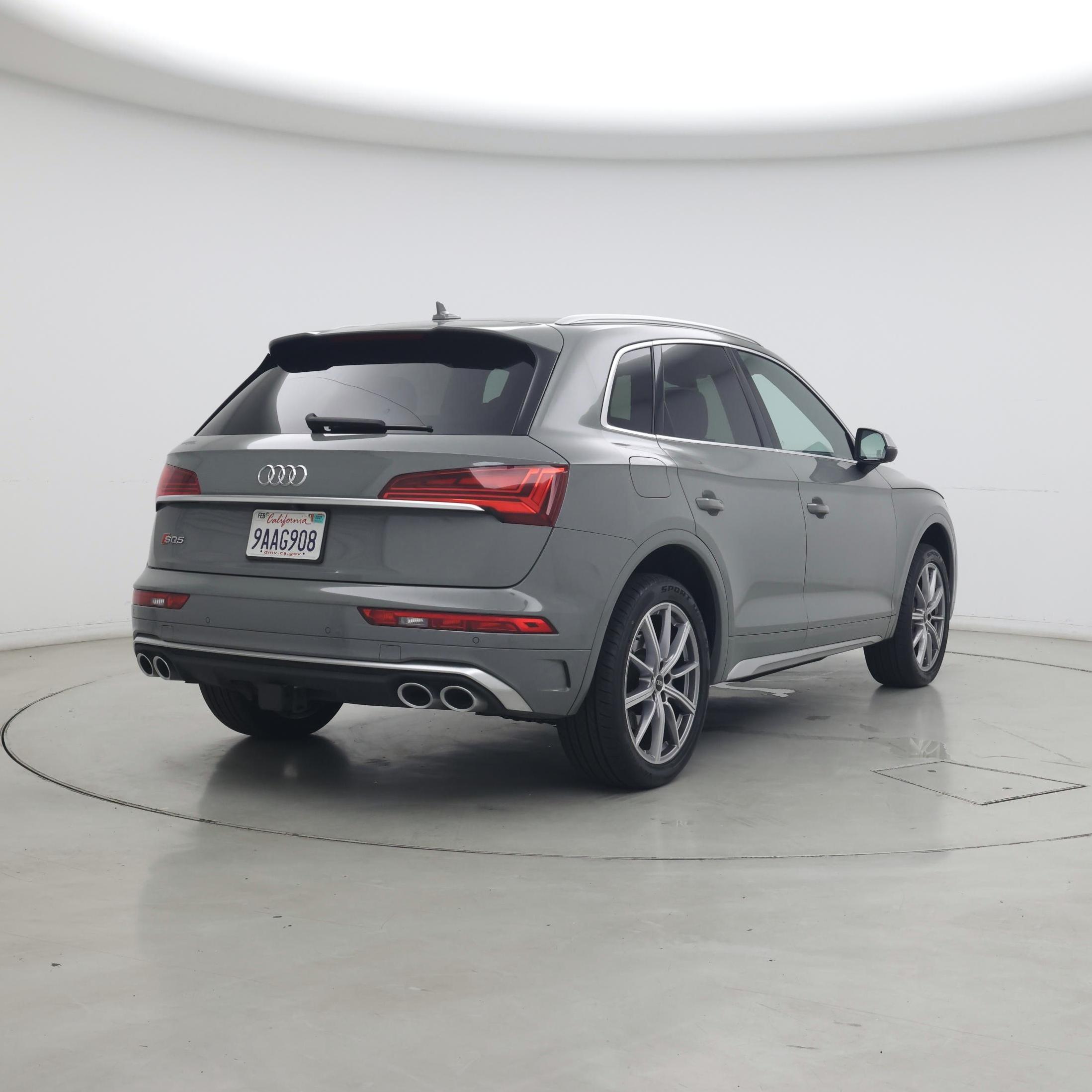Thumbnail: 2022 Audi SQ5 - 8