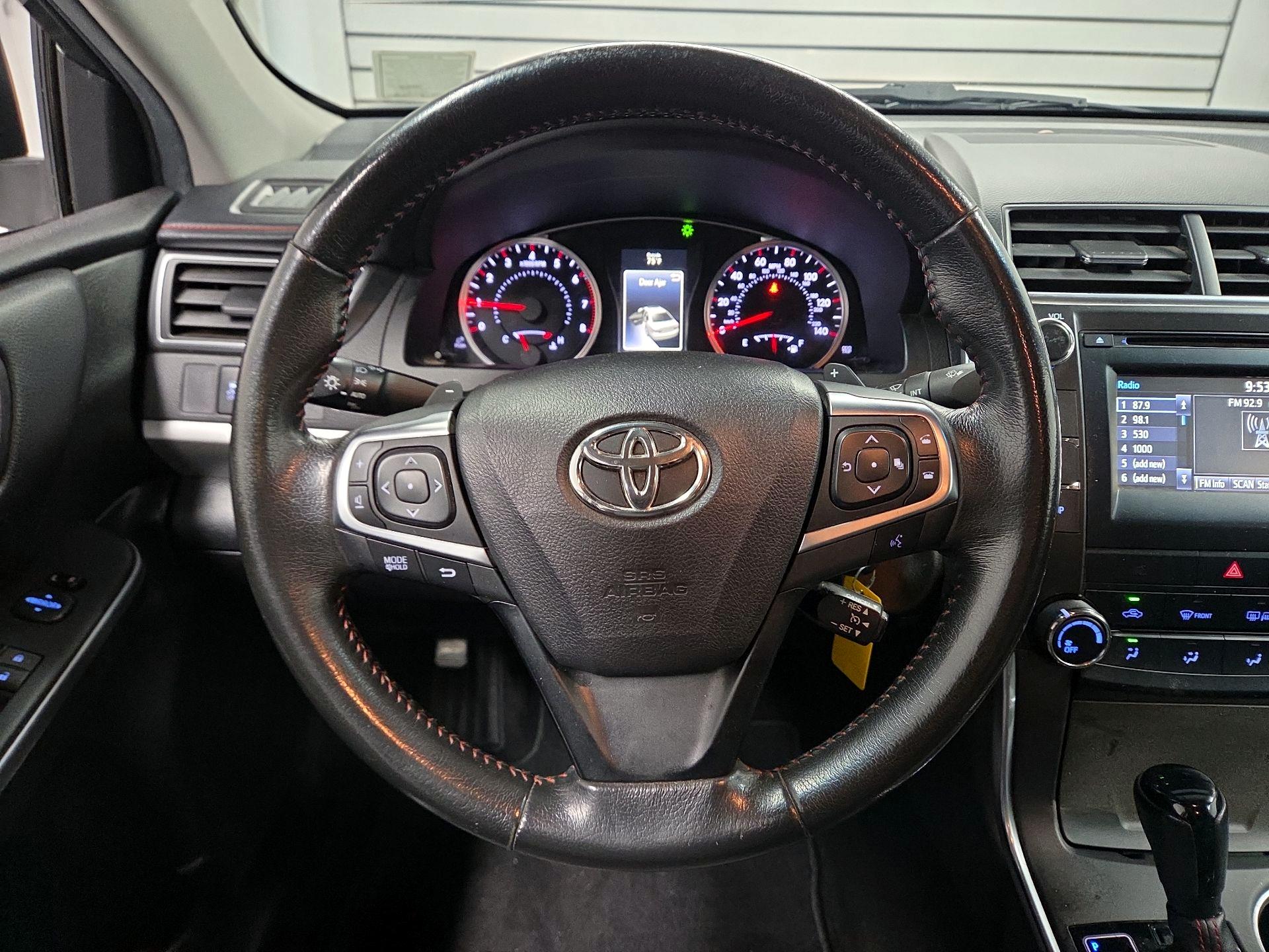 Thumbnail: 2015 Toyota Camry - 10