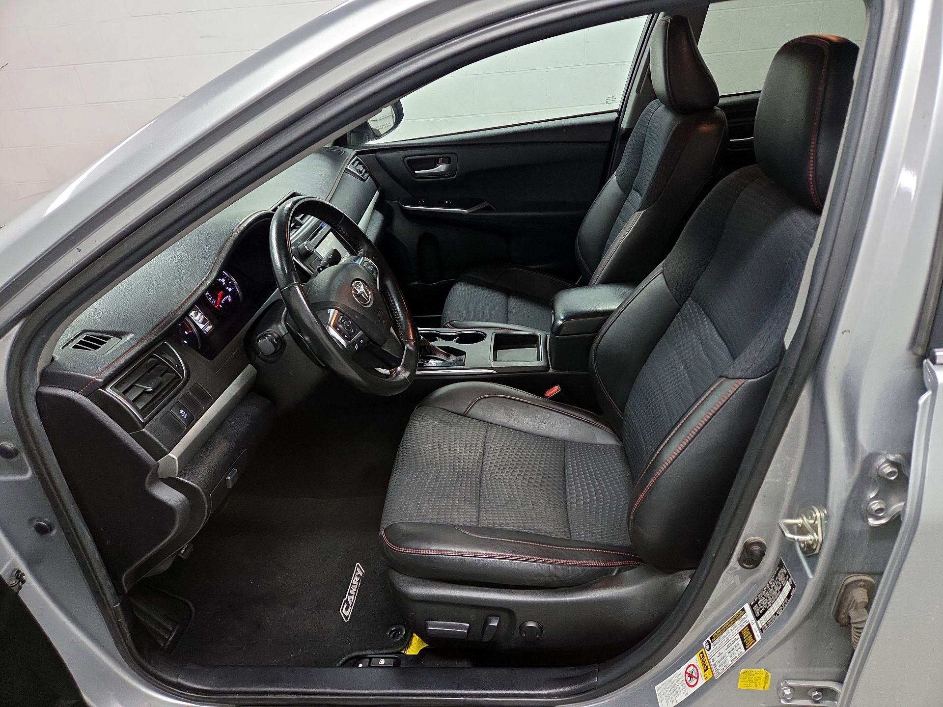 Thumbnail: 2015 Toyota Camry - 11