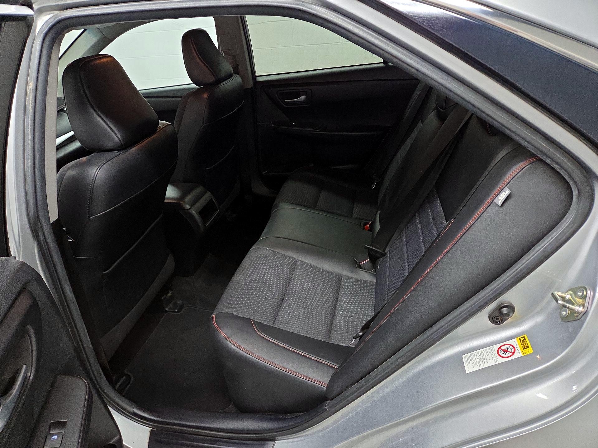 Thumbnail: 2015 Toyota Camry - 17