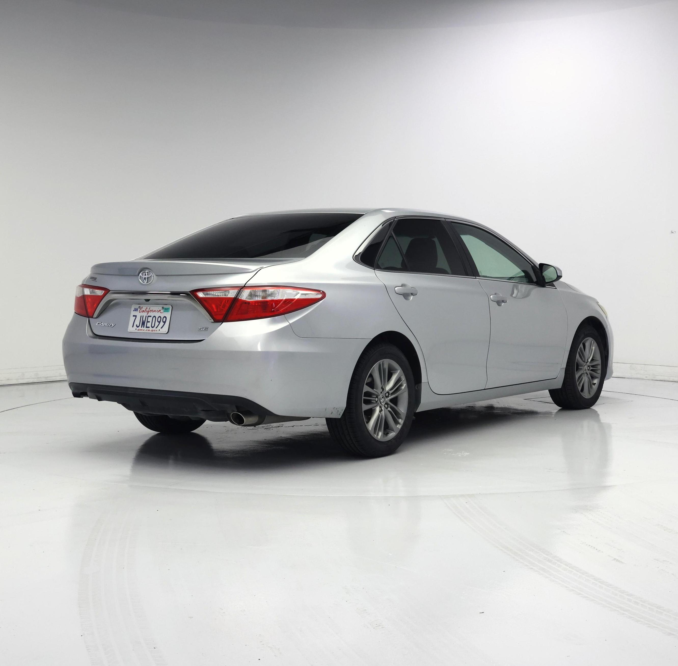 Thumbnail: 2015 Toyota Camry - 8