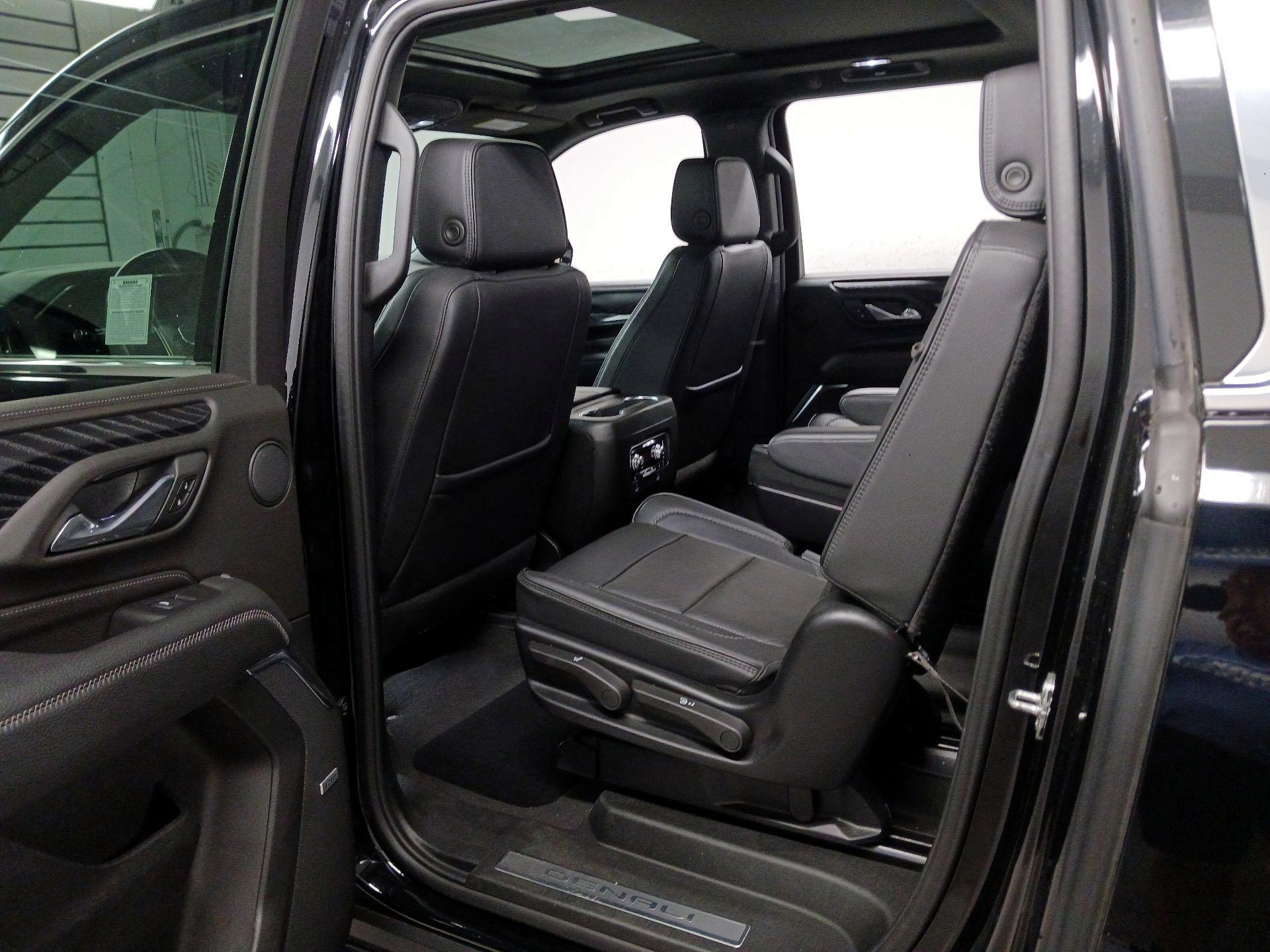 Thumbnail: 2024 GMC Yukon XL - 19