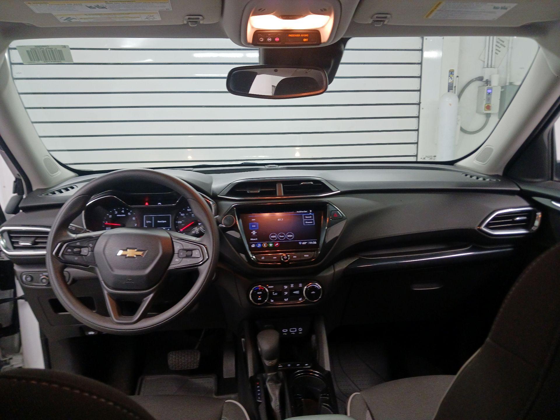 Thumbnail: 2023 Chevrolet TrailBlazer - 8