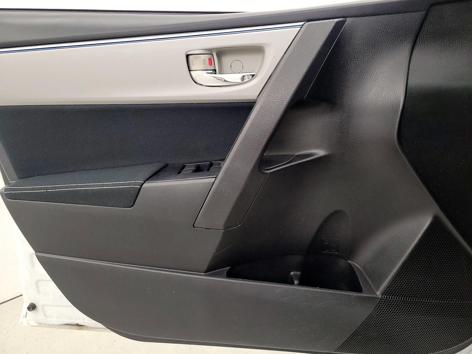 Thumbnail: 2015 Toyota Corolla - 12