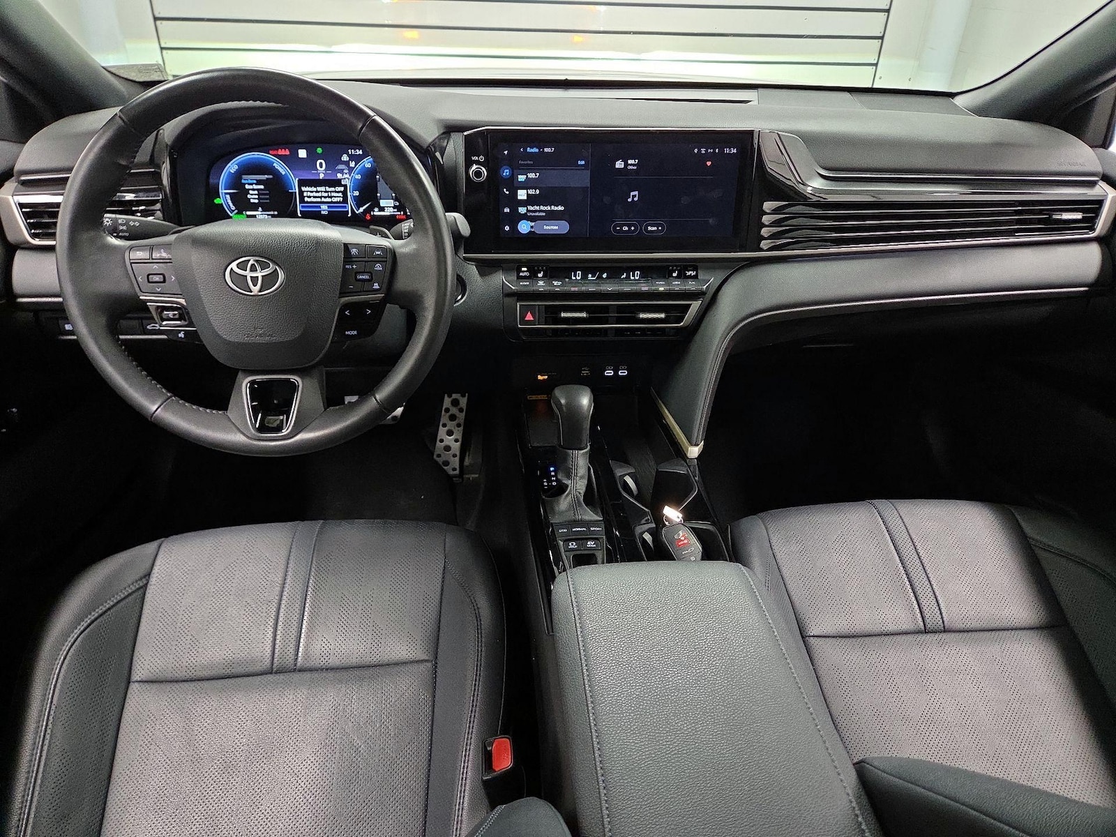 2025 Toyota Camry XSE - Photo 10