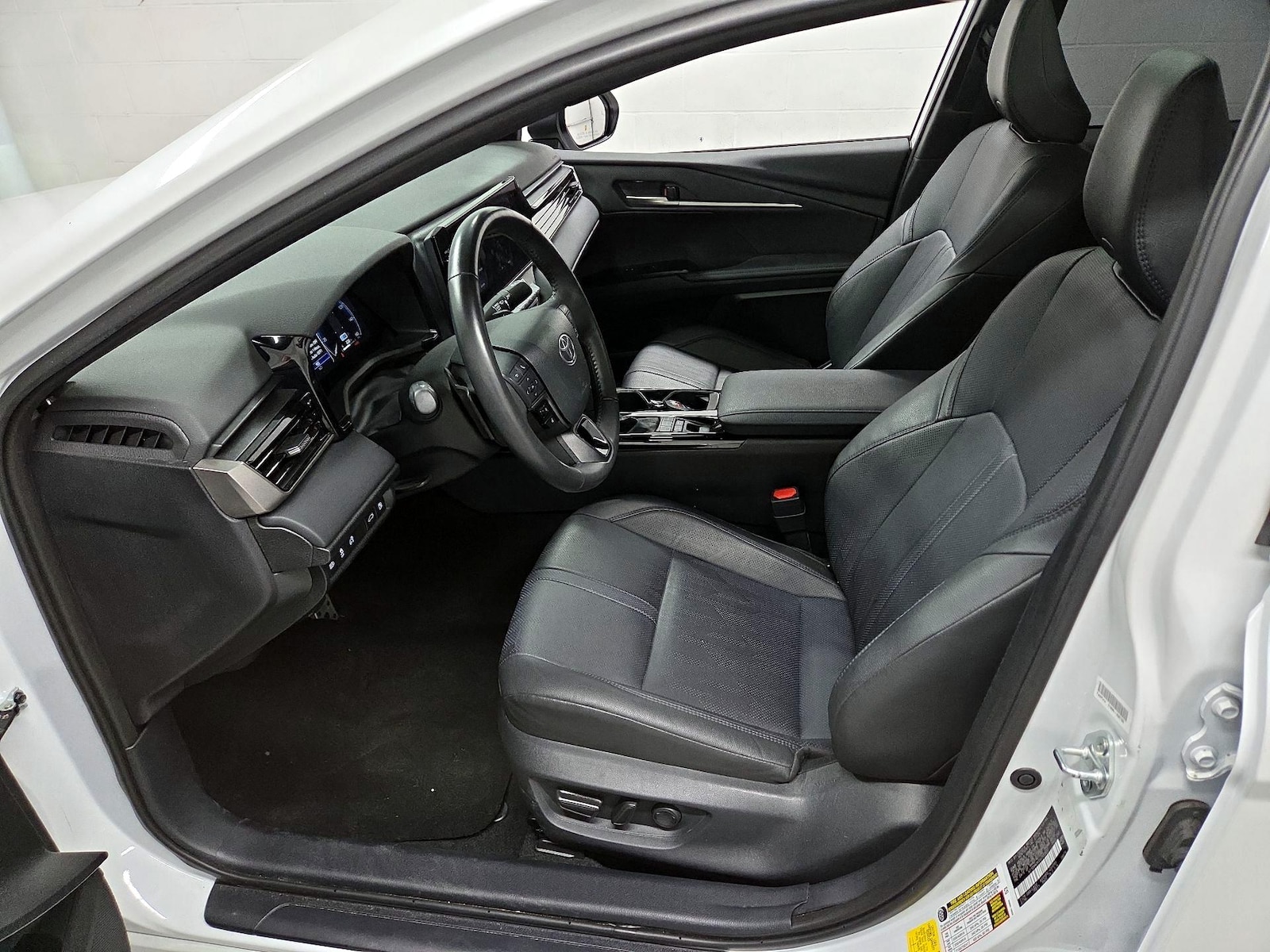 2025 Toyota Camry XSE - Photo 12