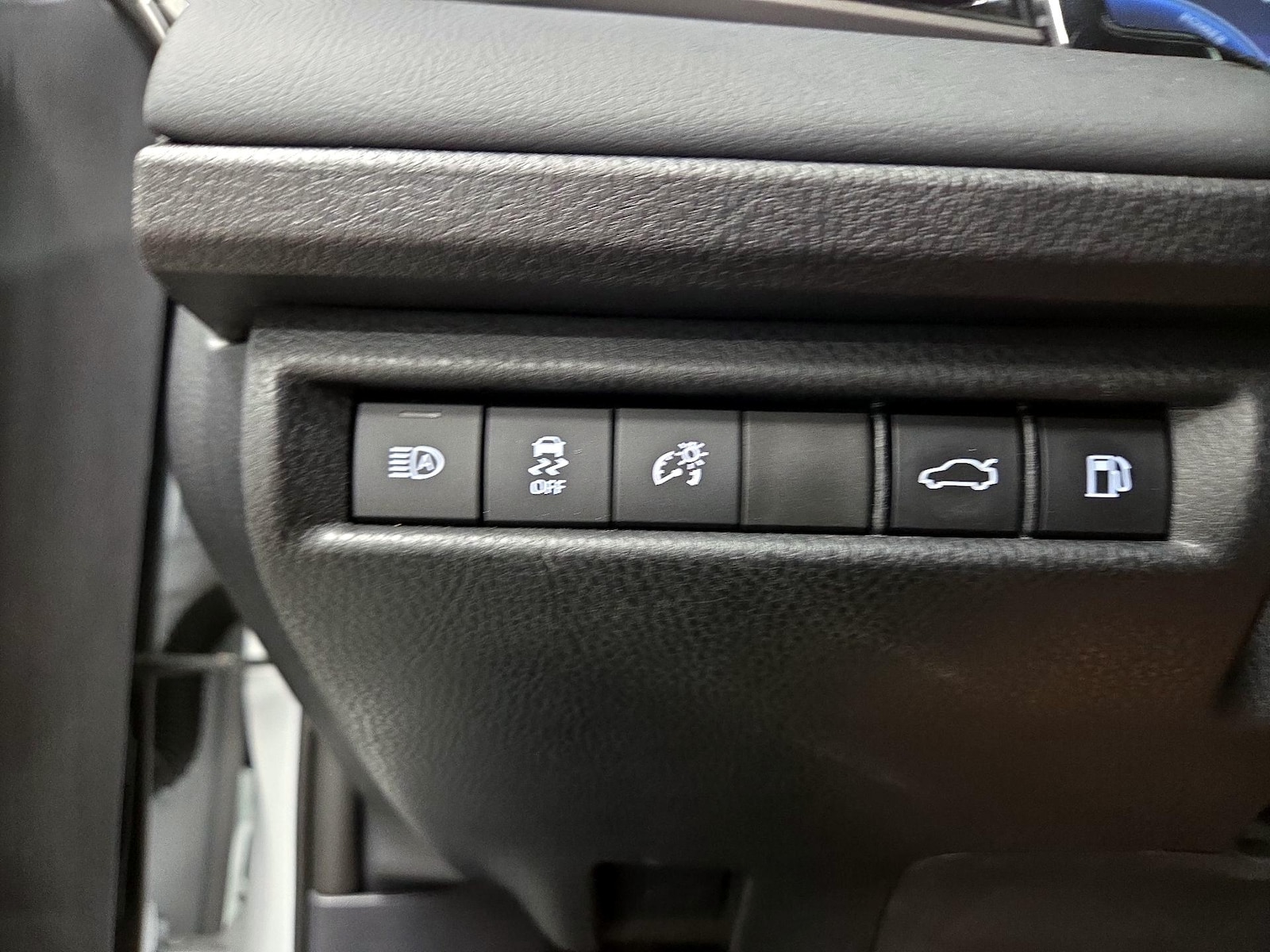 2025 Toyota Camry XSE - Photo 14