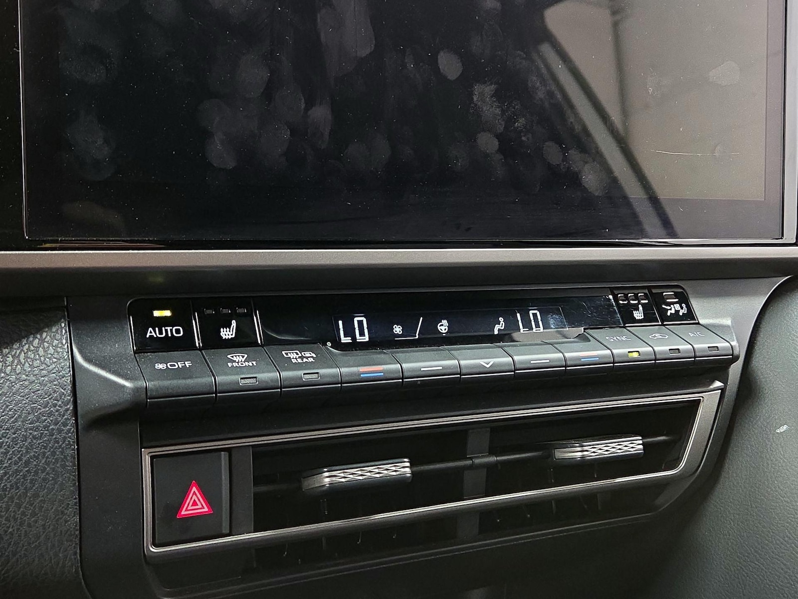 2025 Toyota Camry XSE - Photo 17