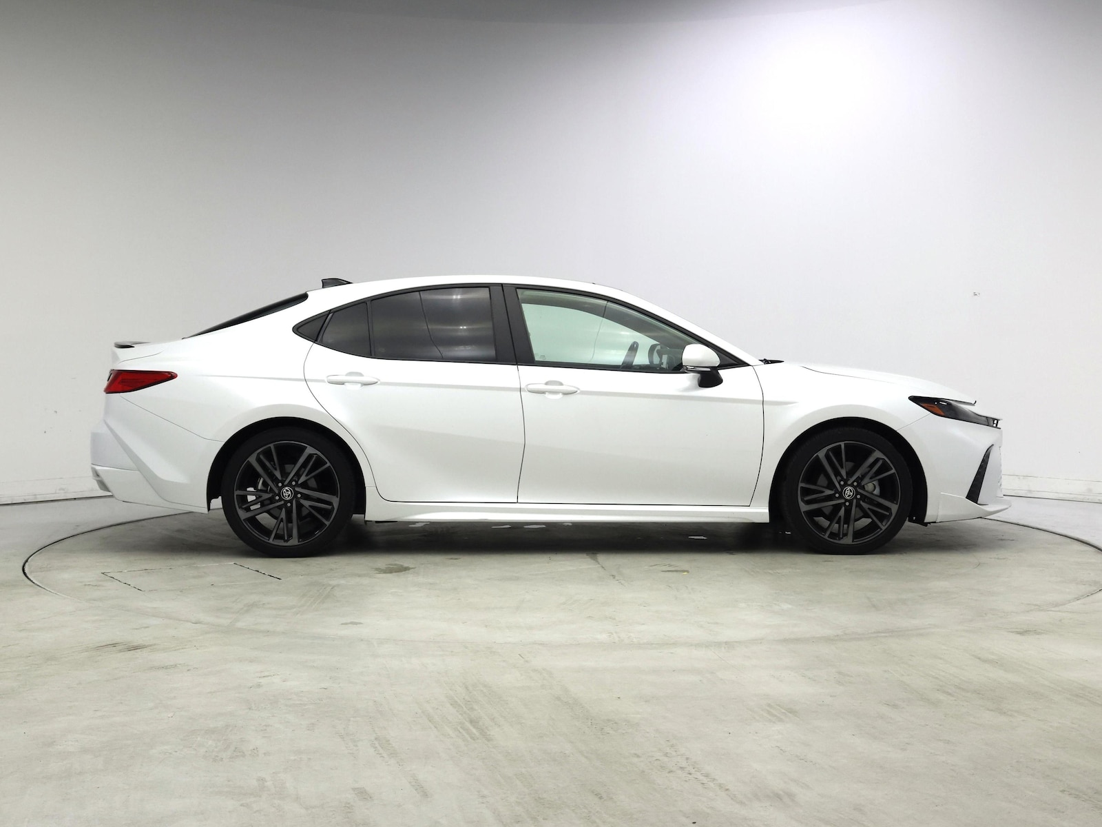 2025 Toyota Camry XSE - Photo 8