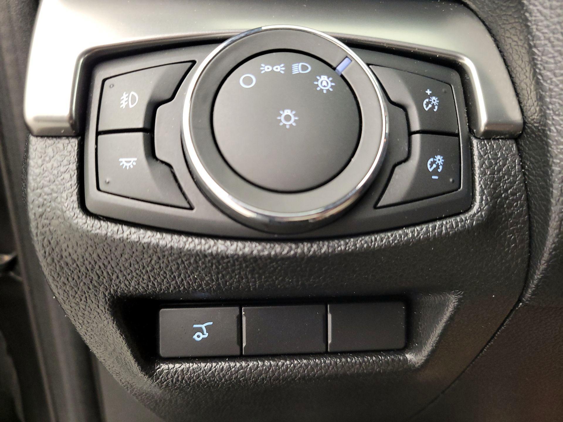 Thumbnail: 2018 Ford Explorer - 13