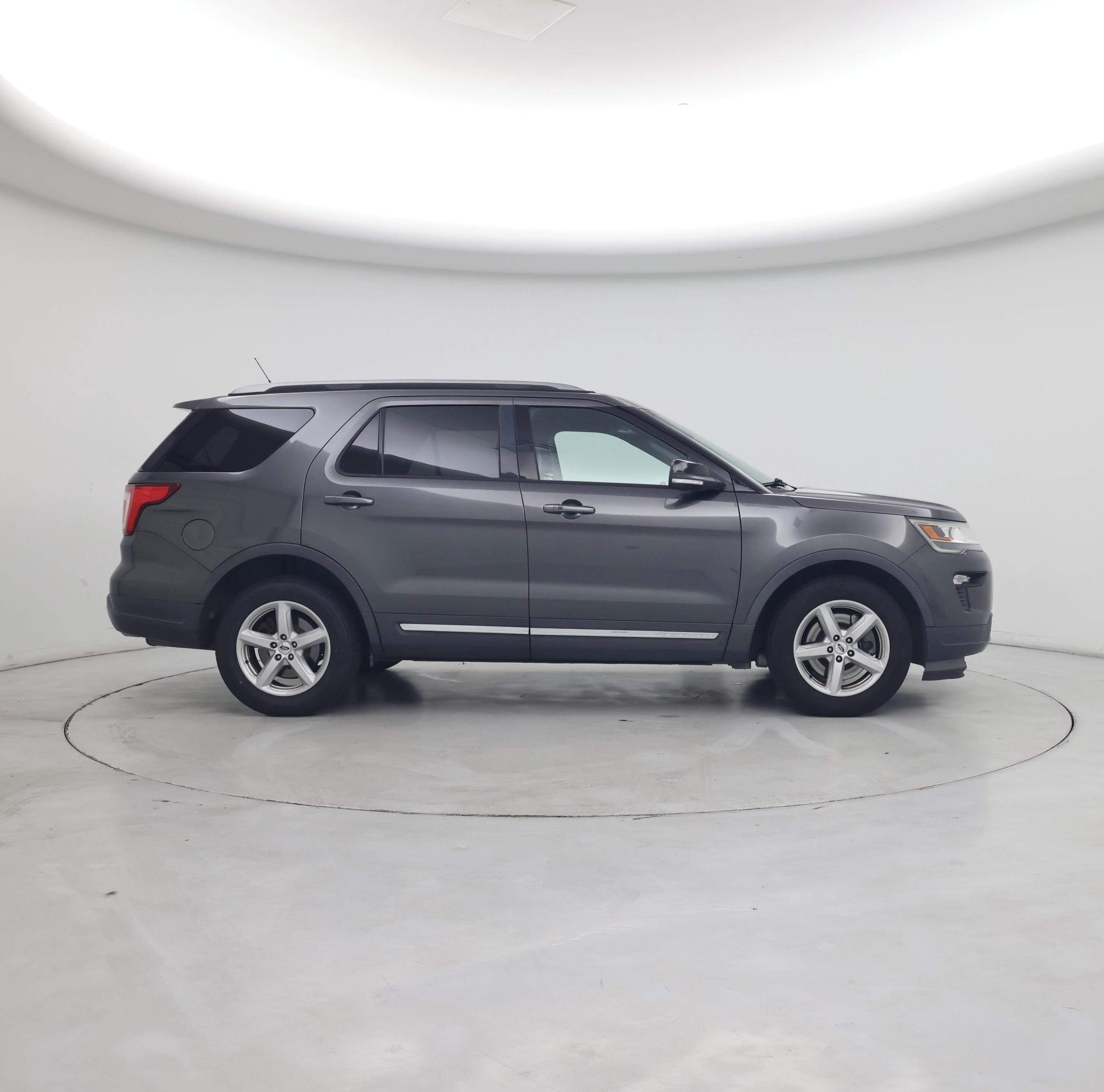 Thumbnail: 2018 Ford Explorer - 7