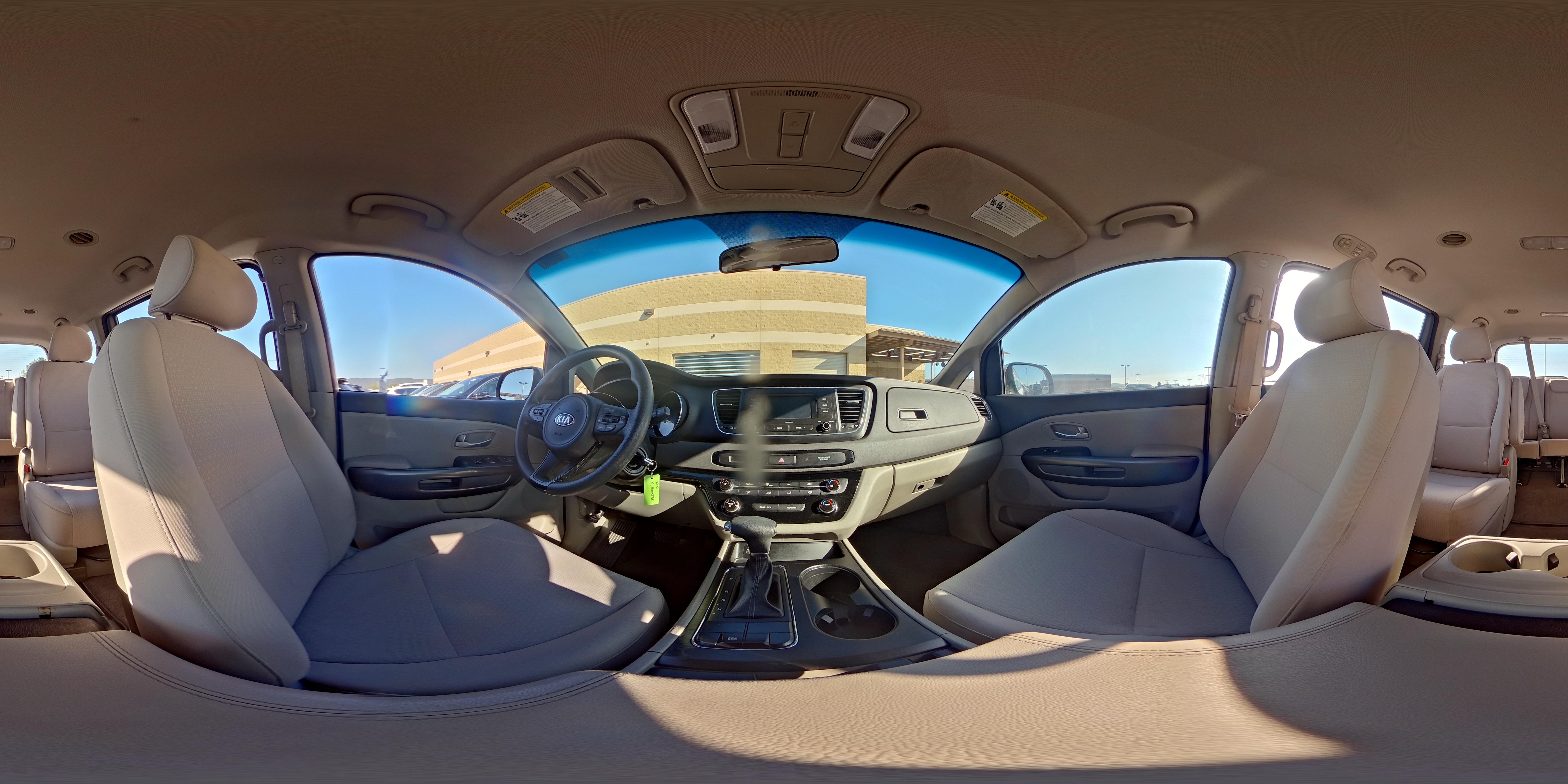 2018 Kia Sedona L - Photo 24