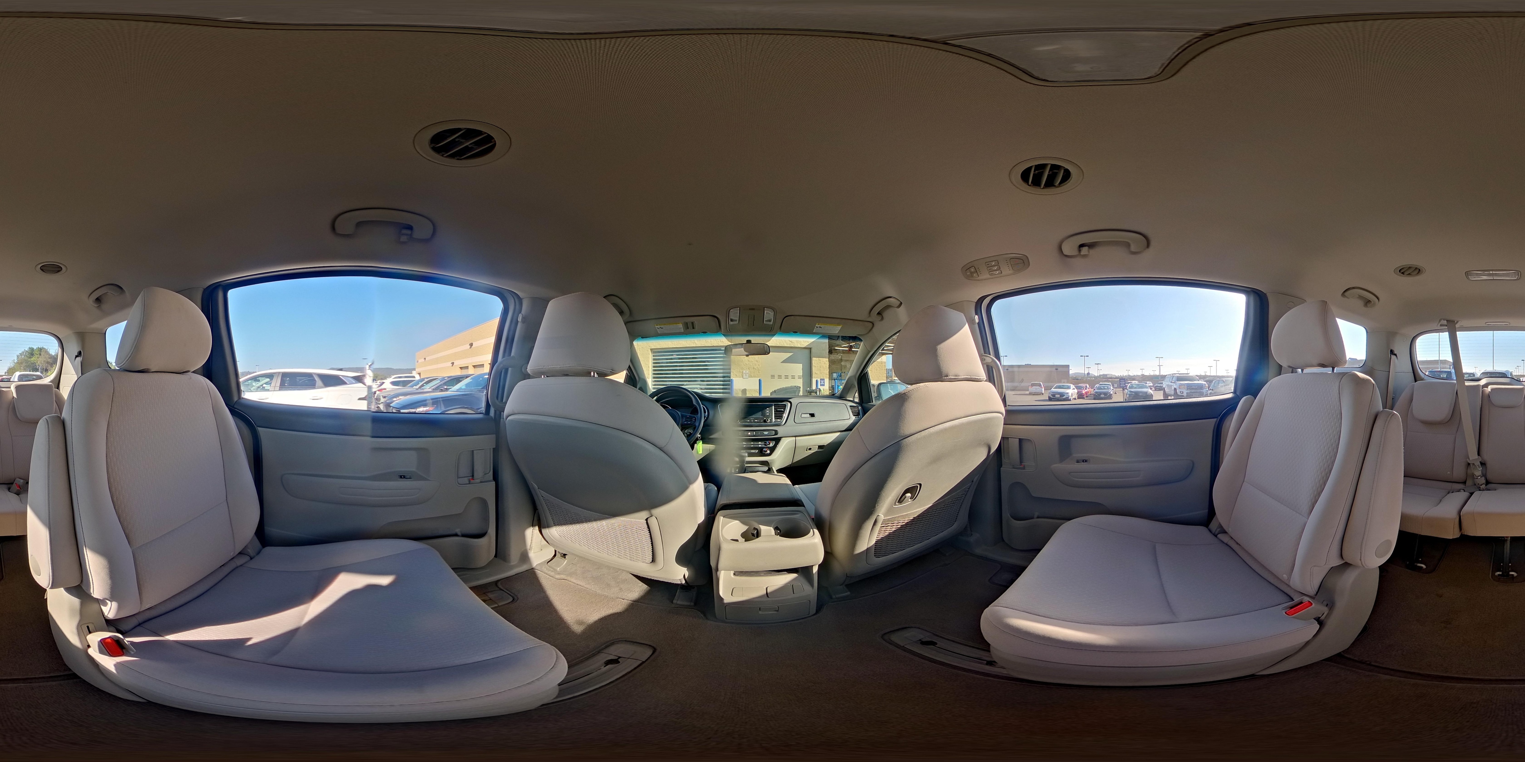 2018 Kia Sedona L - Photo 25