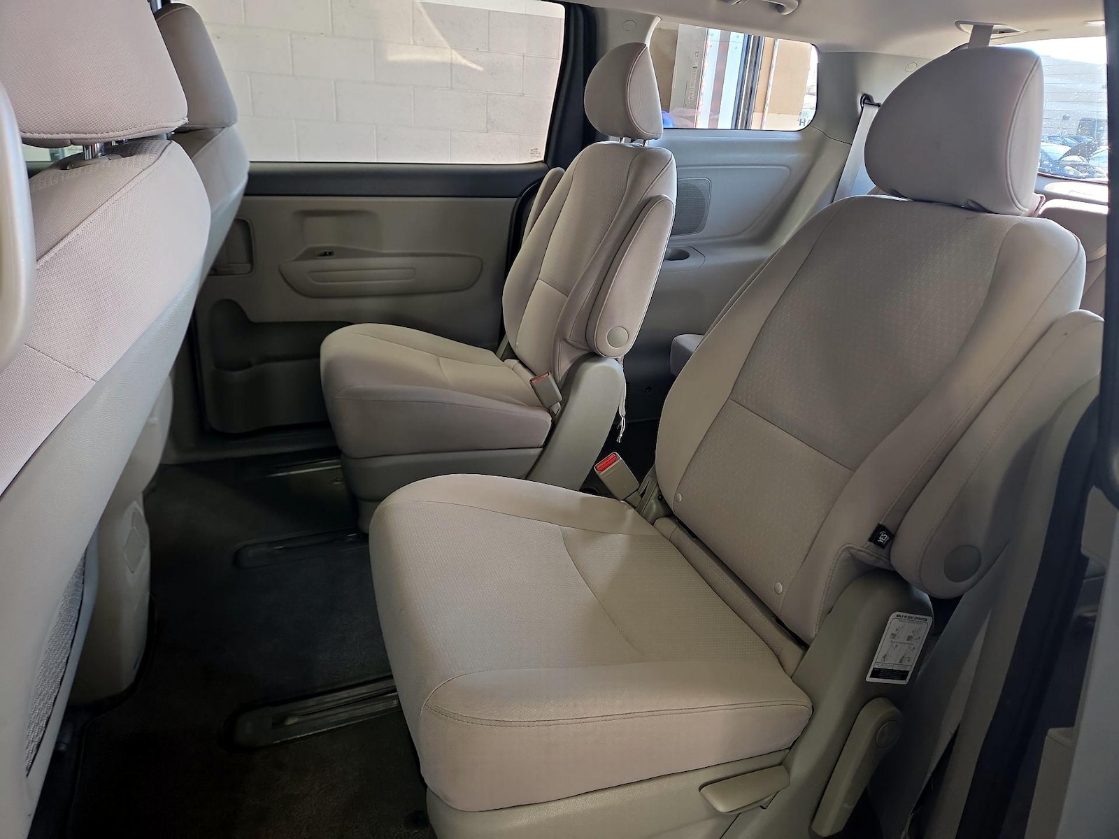 2018 Kia Sedona L - Photo 18