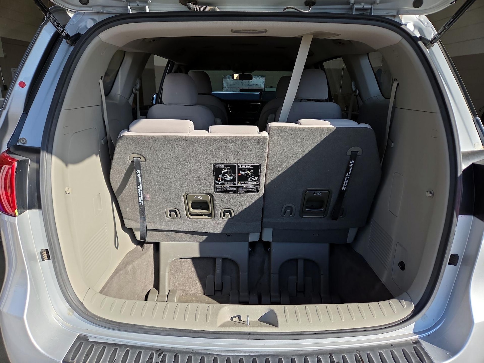 2018 Kia Sedona L - Photo 20