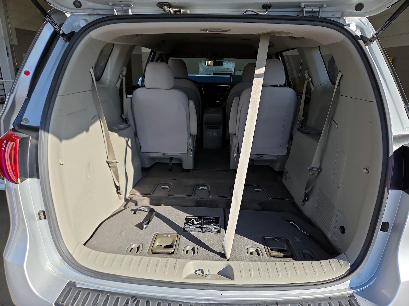 2018 Kia Sedona L - Photo 21