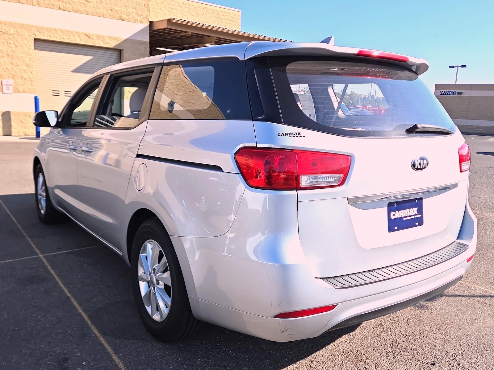 2018 Kia Sedona L - Photo 7