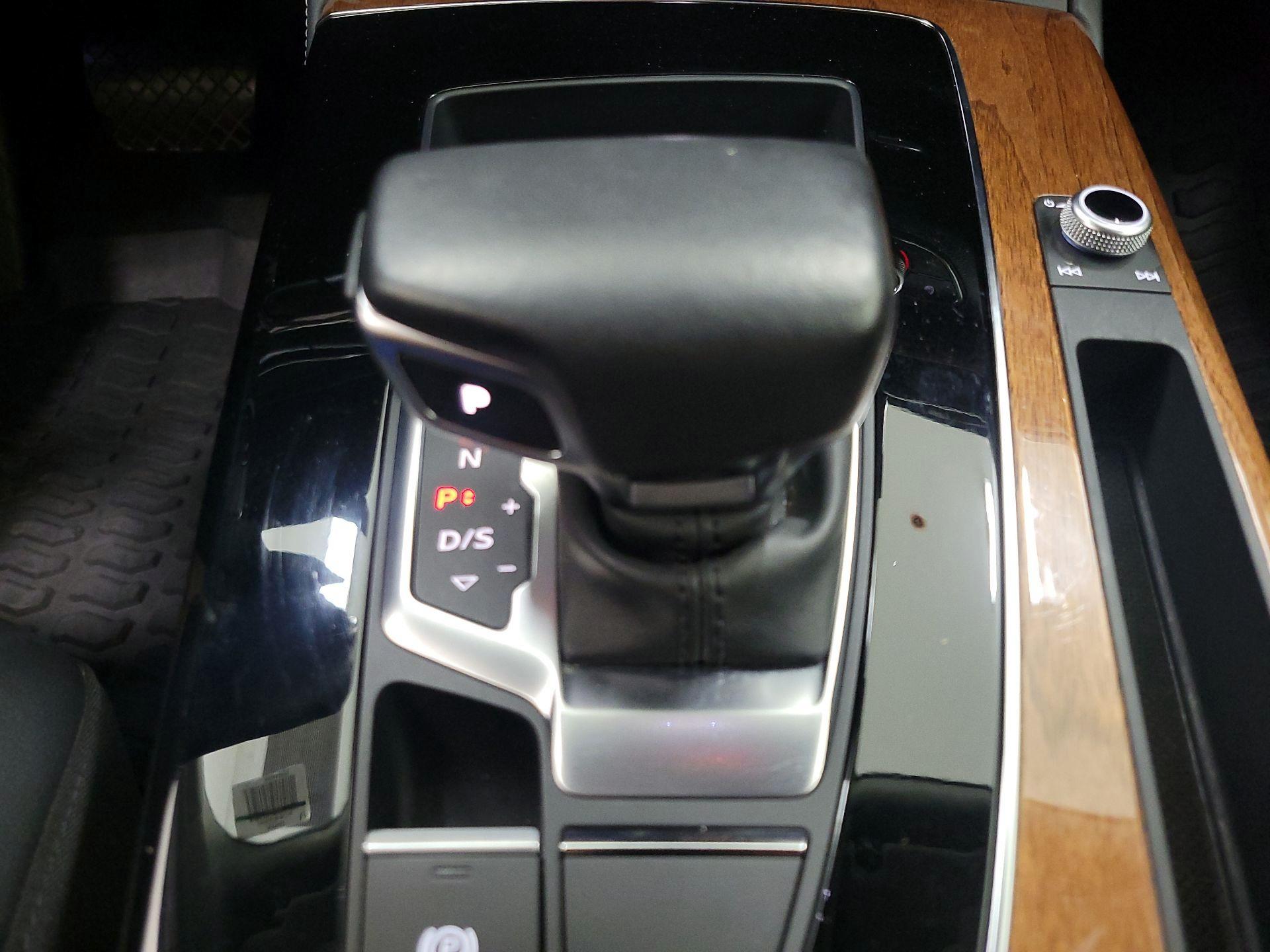 Thumbnail: 2023 Audi Q5 - 18