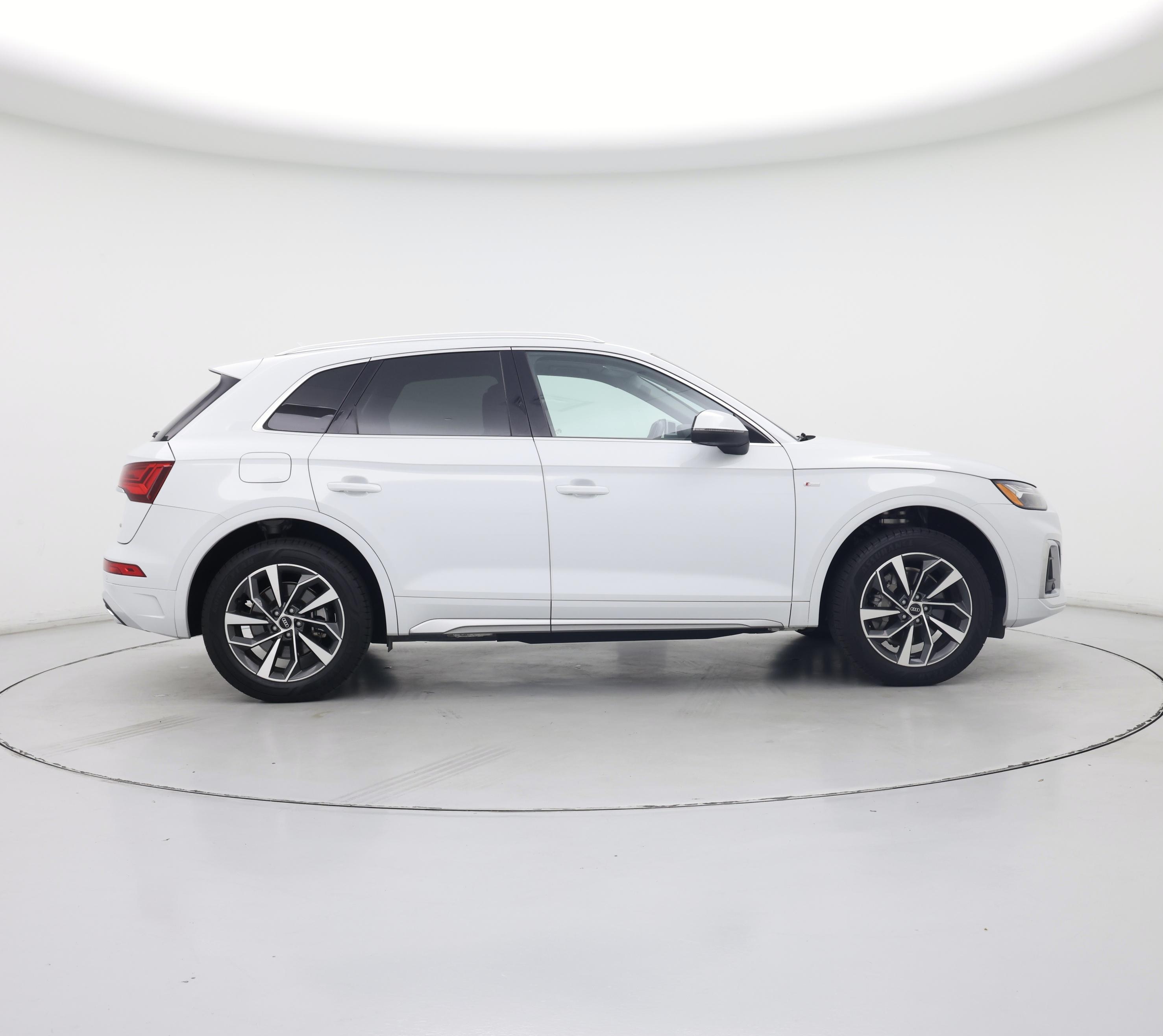 Thumbnail: 2023 Audi Q5 - 7
