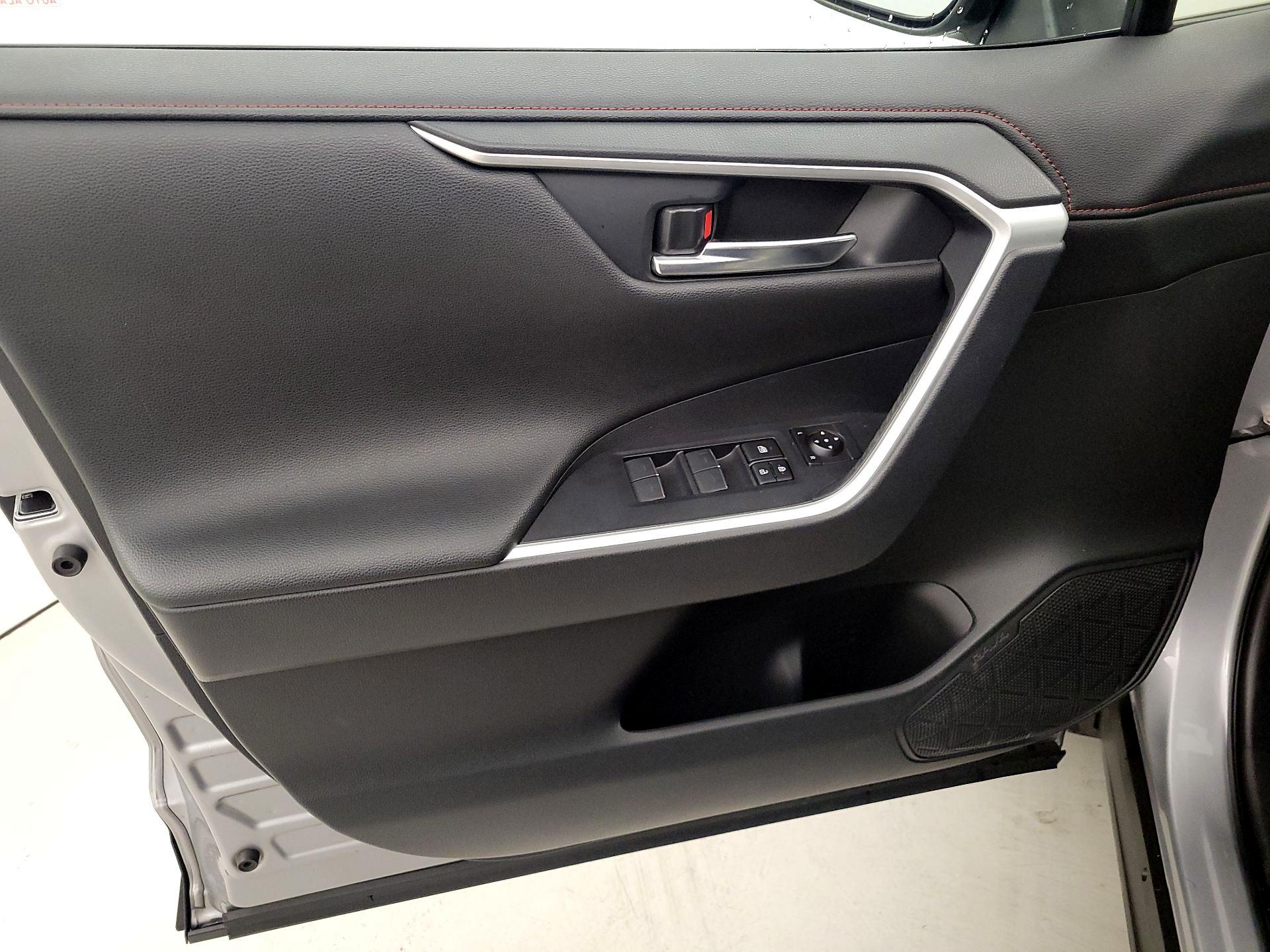 Thumbnail: 2023 Toyota RAV4 - 12