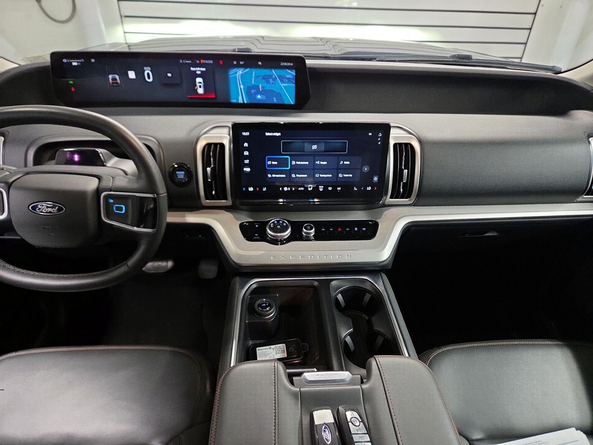 Thumbnail: 2025 Ford Expedition - 9