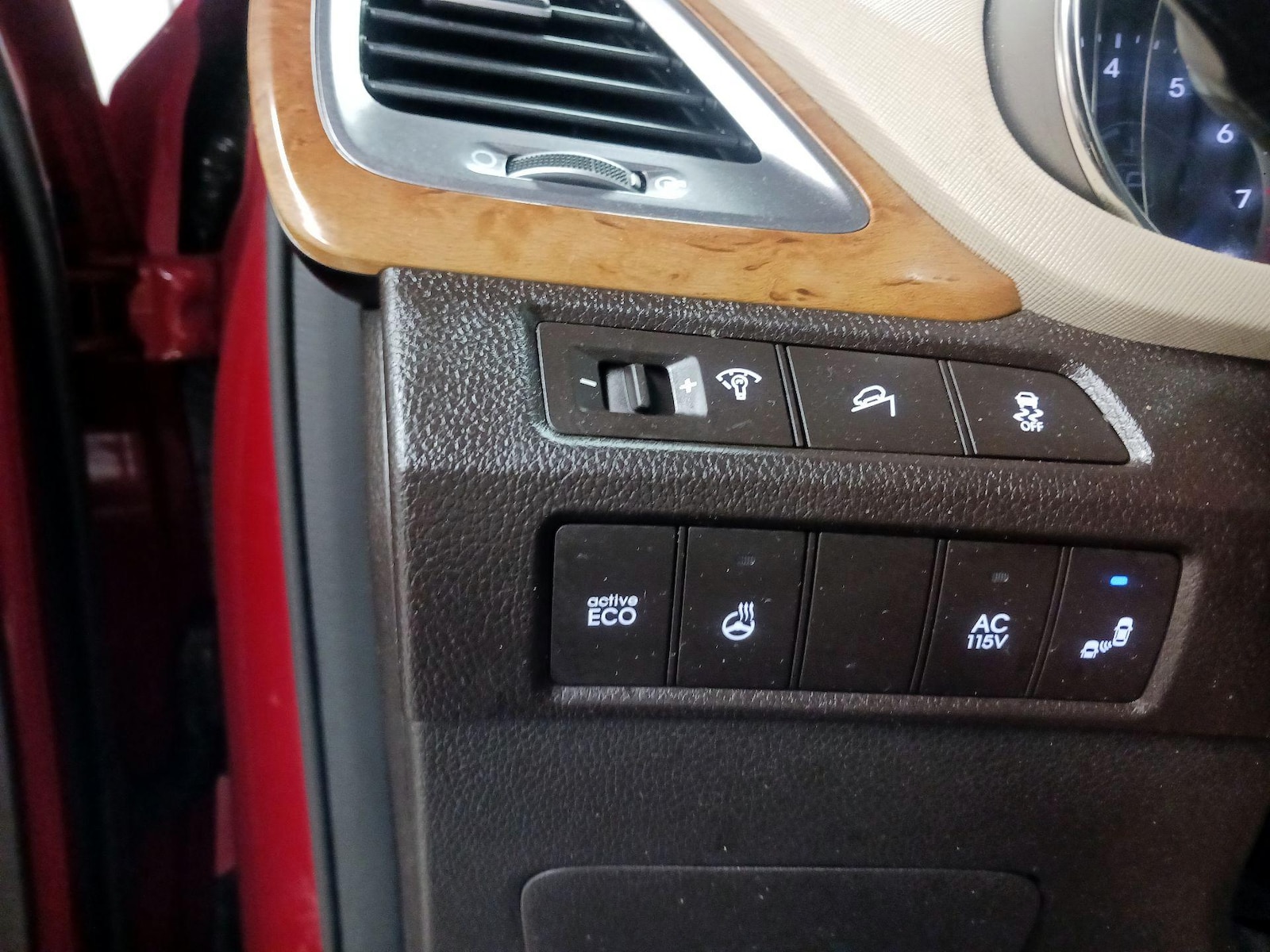 2014 Hyundai Santa Fe Limited - Photo 14