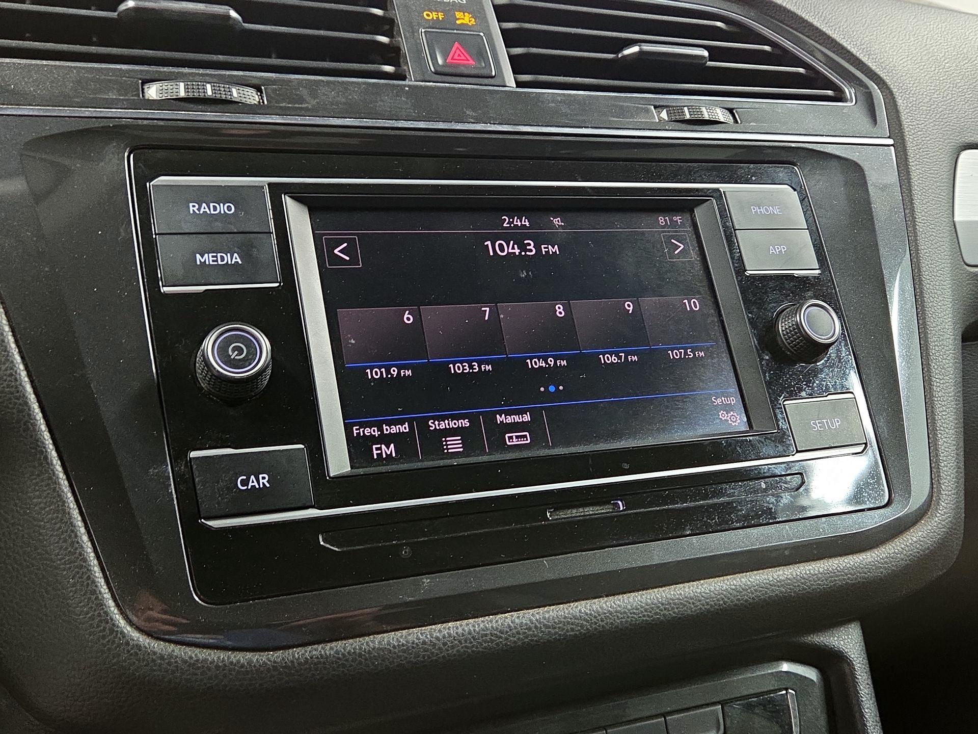 Thumbnail: 2018 Volkswagen Tiguan - 15