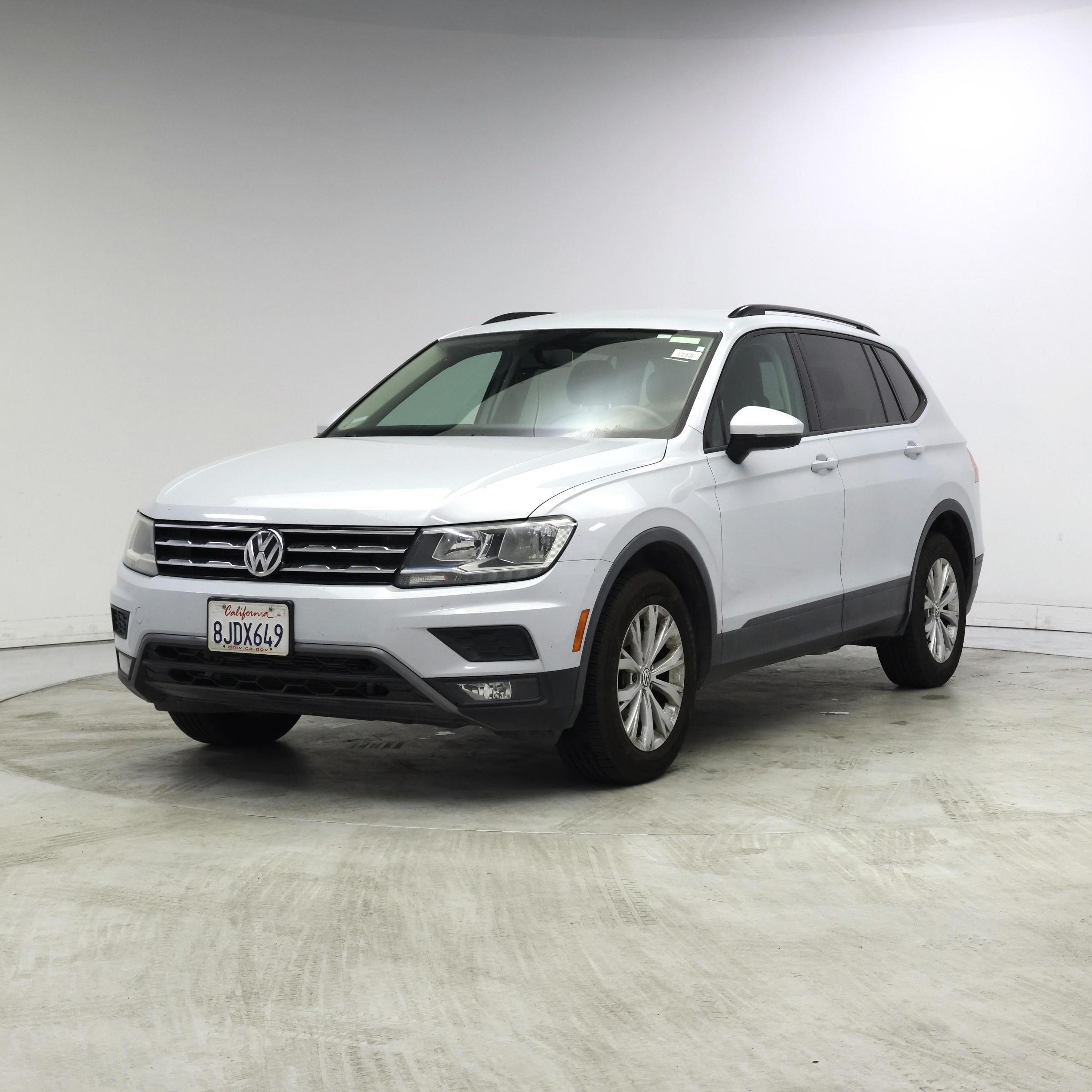Thumbnail: 2018 Volkswagen Tiguan - 4