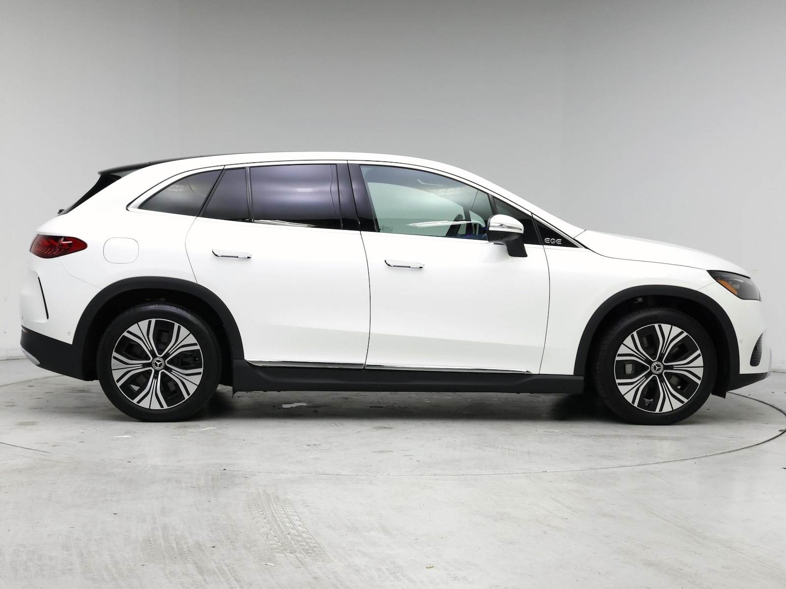 2025 Mercedes-Benz EQE SUV Base - Photo 8