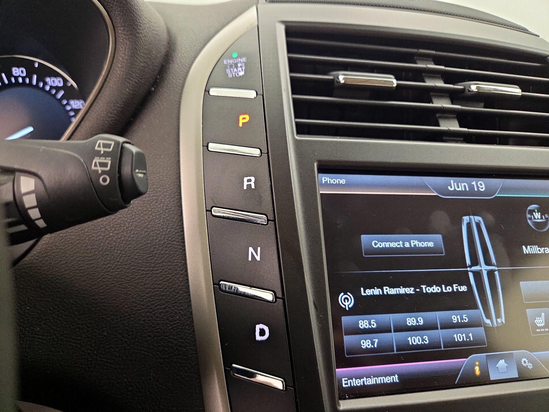 Thumbnail: 2015 Lincoln MKC - 18