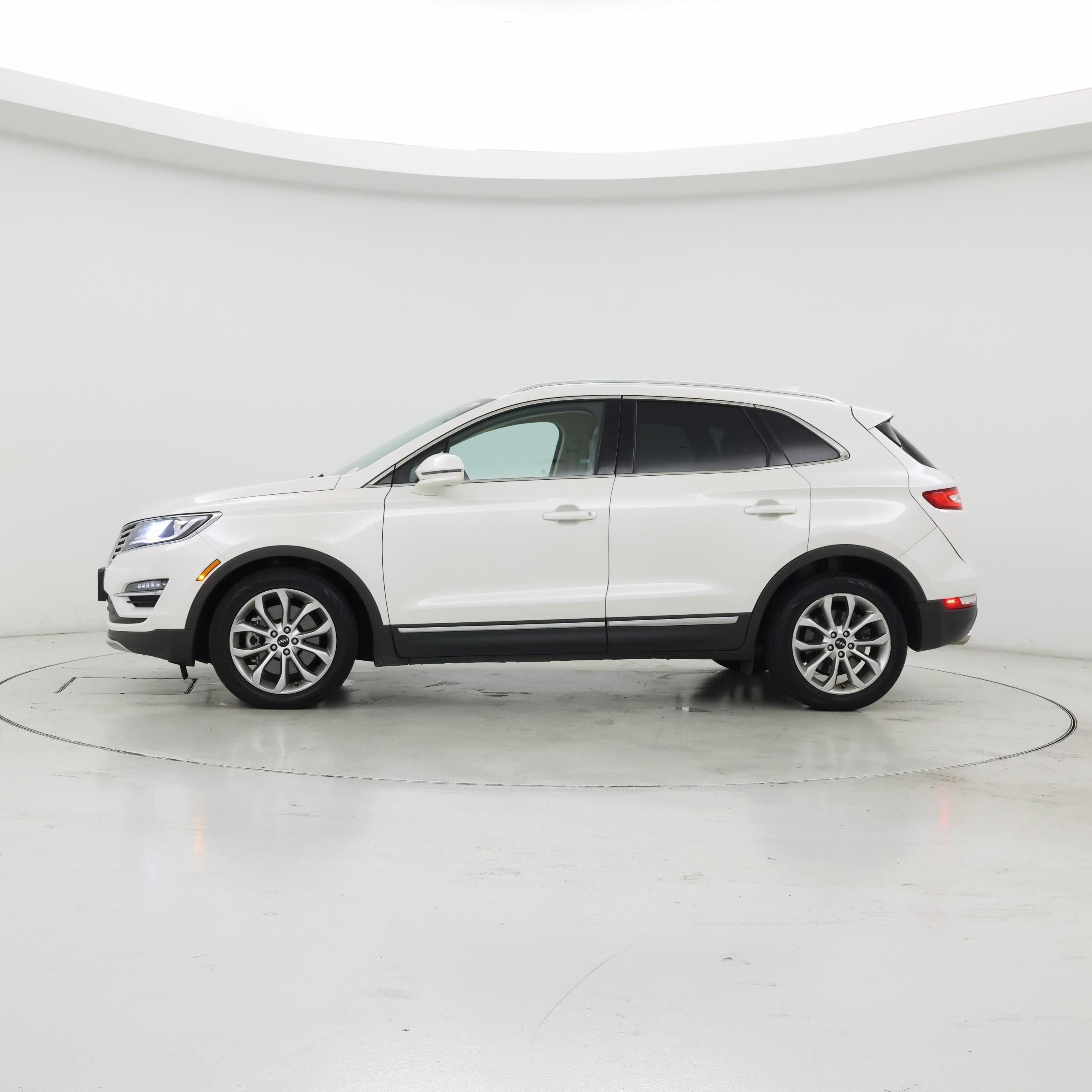 Thumbnail: 2015 Lincoln MKC - 3