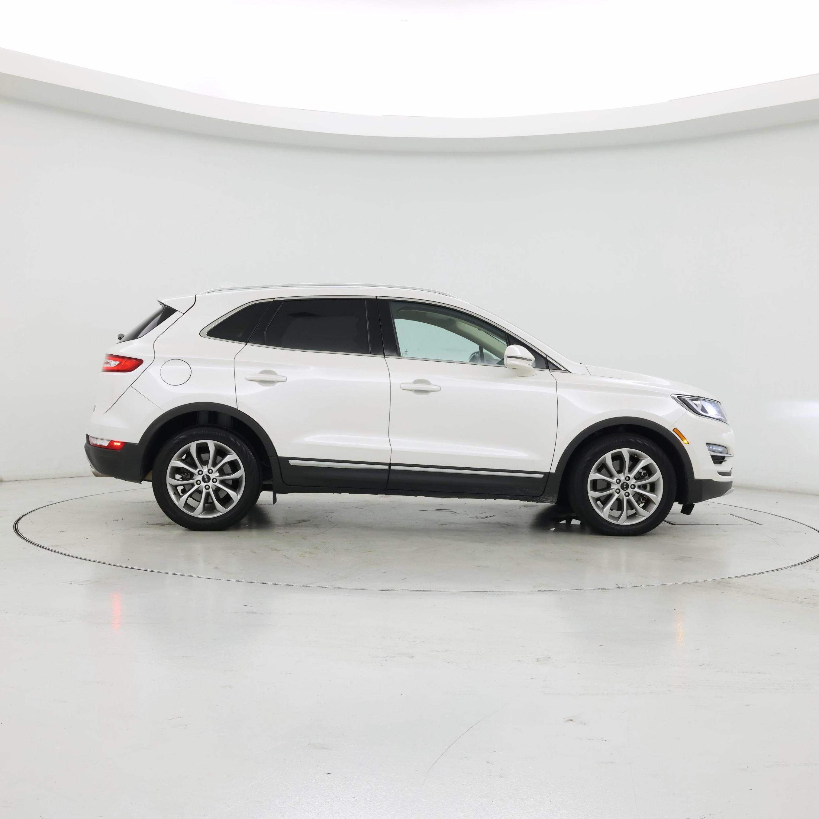 Thumbnail: 2015 Lincoln MKC - 7