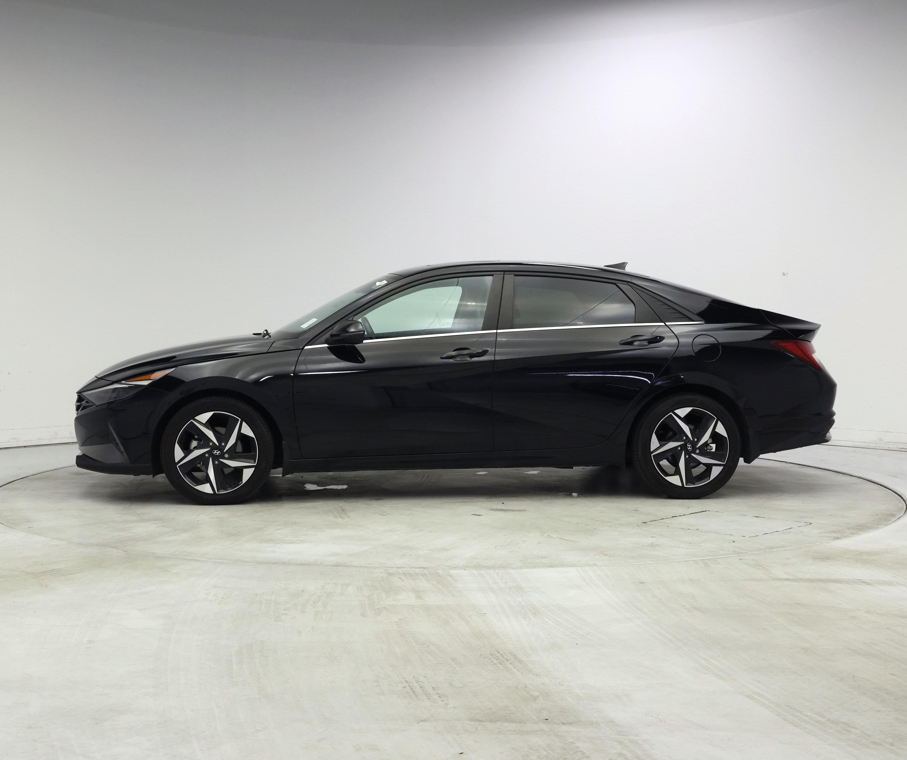 Thumbnail: 2023 Hyundai Elantra - 3